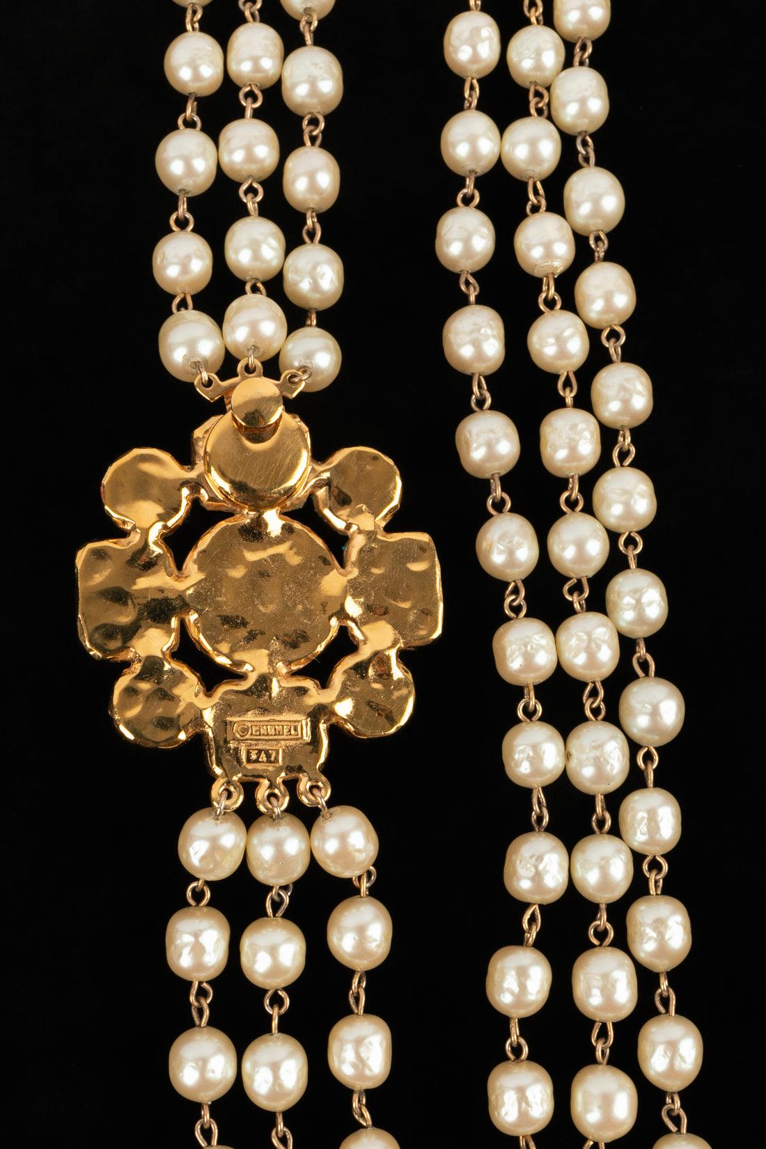 Chanel Short Necklace of Costume Pearls & Glass Paste For Sale 3