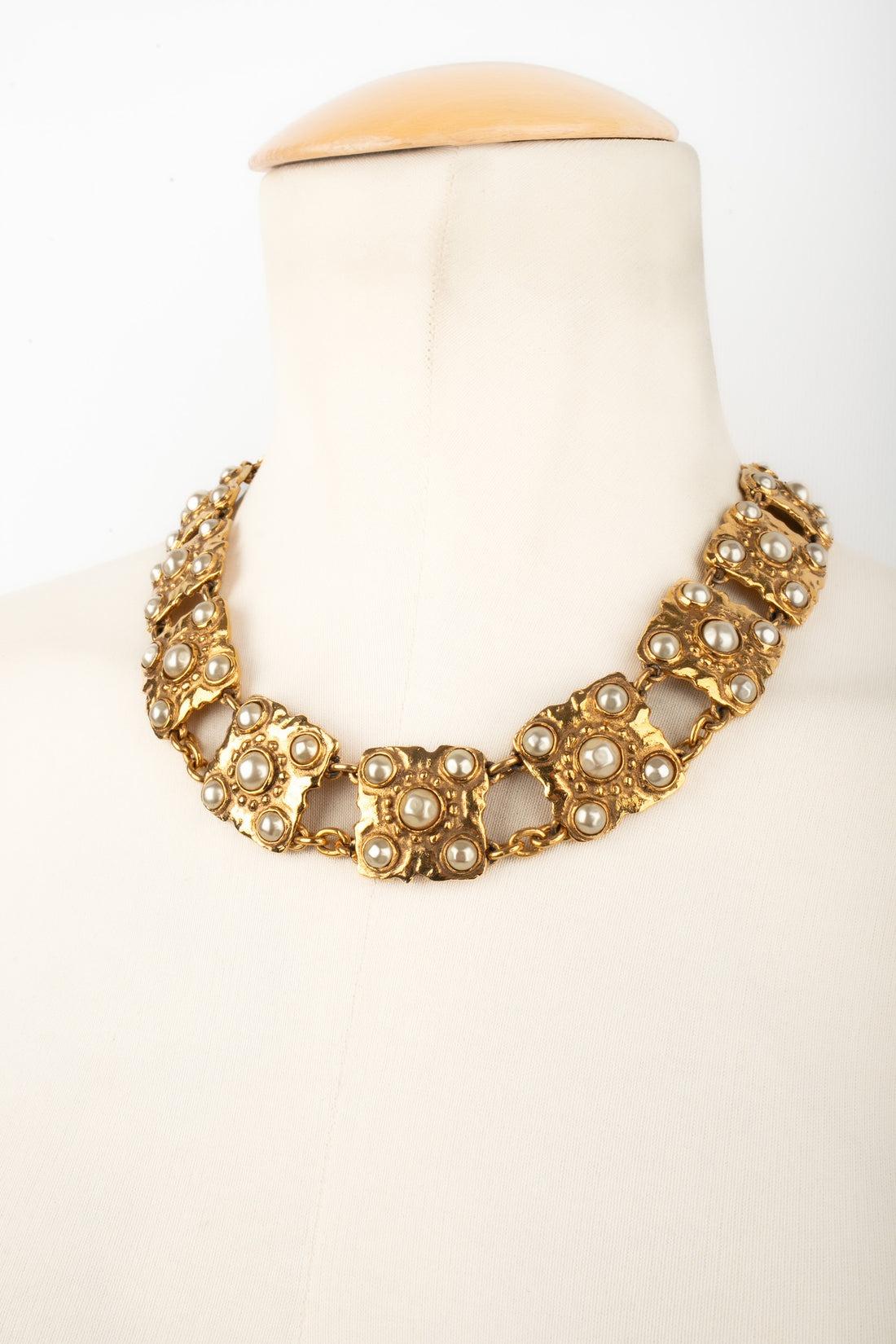 Chanel Short Necklace Ornamented with Pearly Cabochons, 1980's In Excellent Condition In SAINT-OUEN-SUR-SEINE, FR