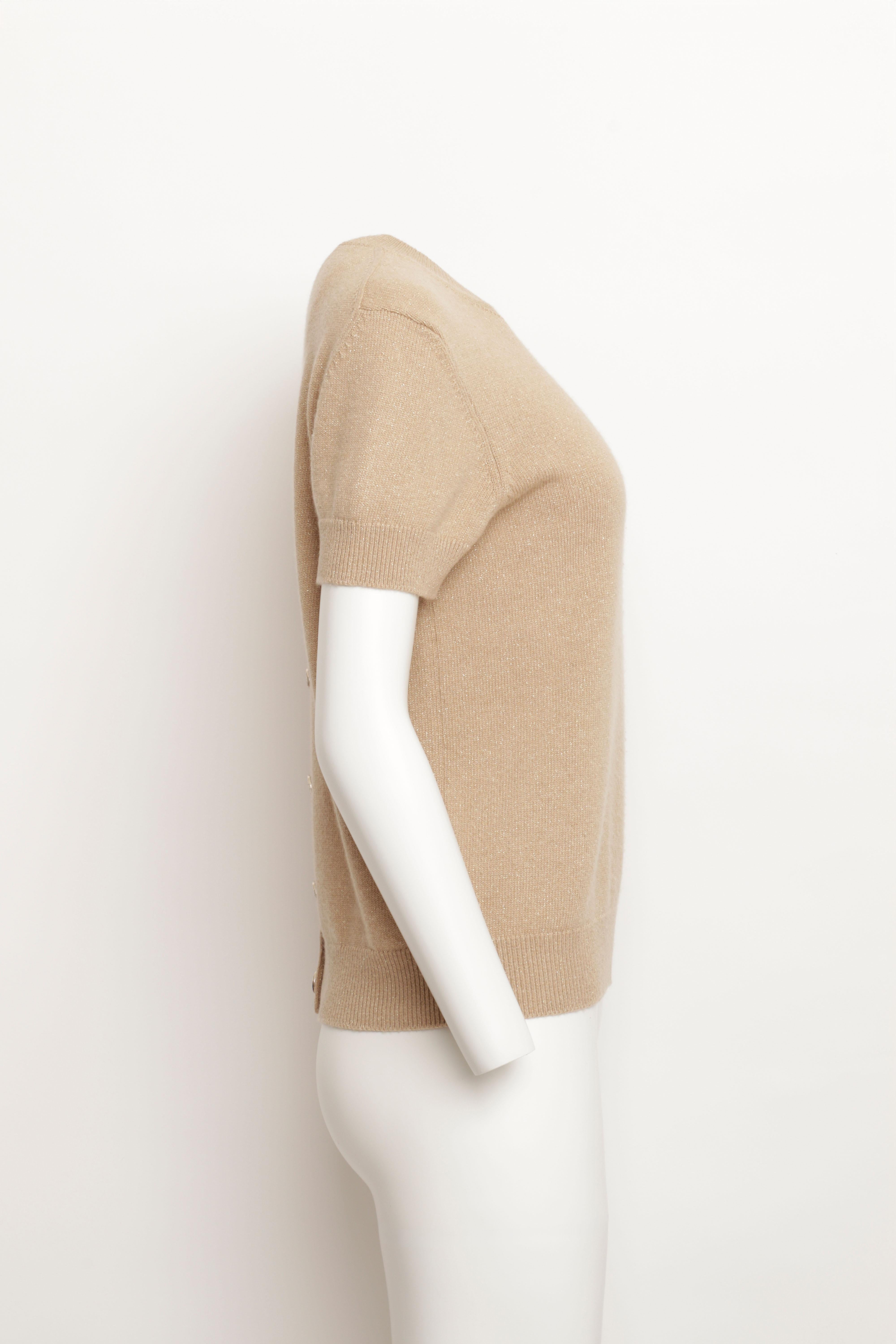 Chanel Short Sleeve Sweater with Back Button Closure in Beige Gold Knit Cashmere en vente 1
