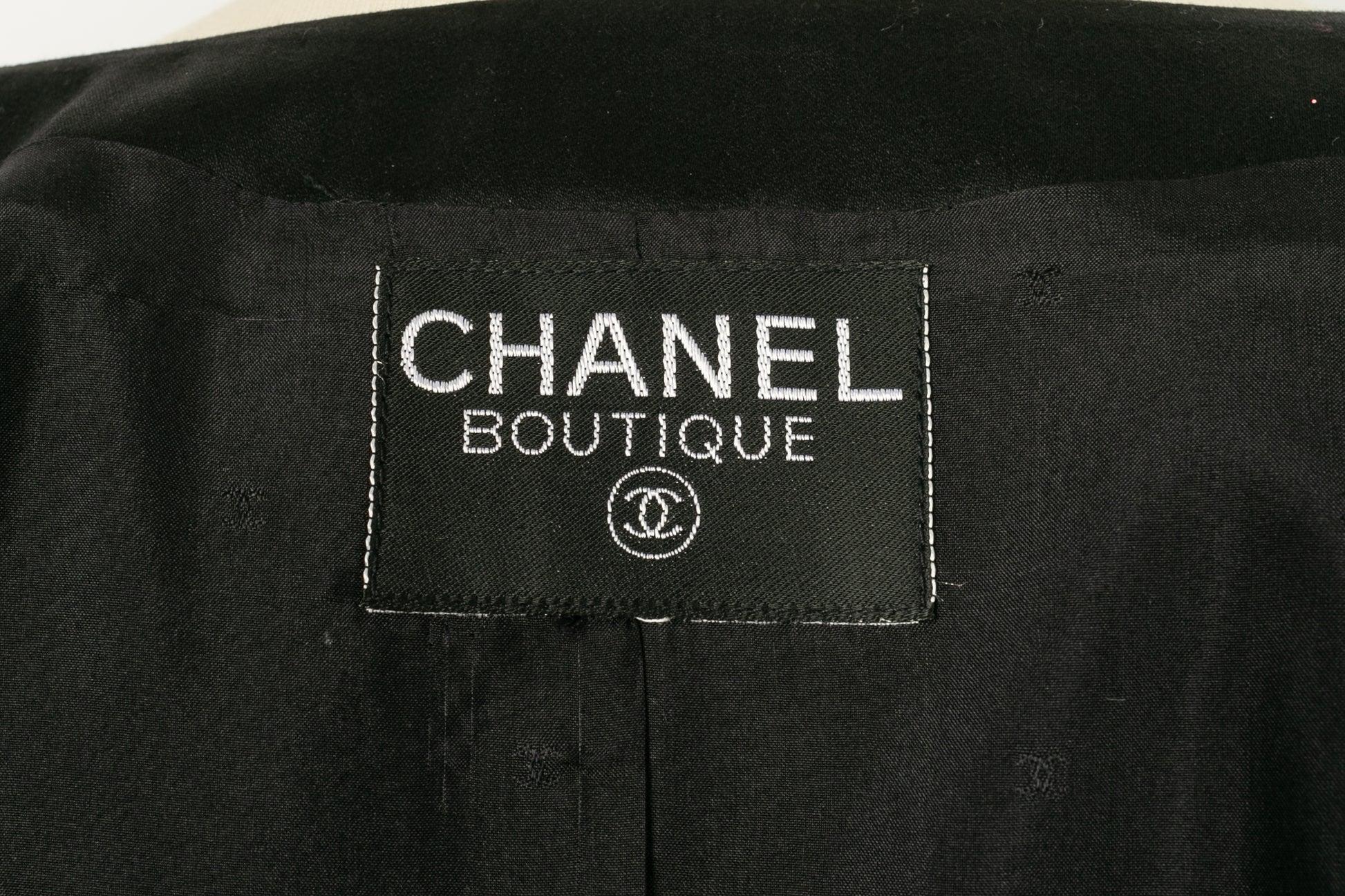 Chanel Short-Sleeved Jacket in Black Satin Edged with White Satin, 1990s For Sale 4
