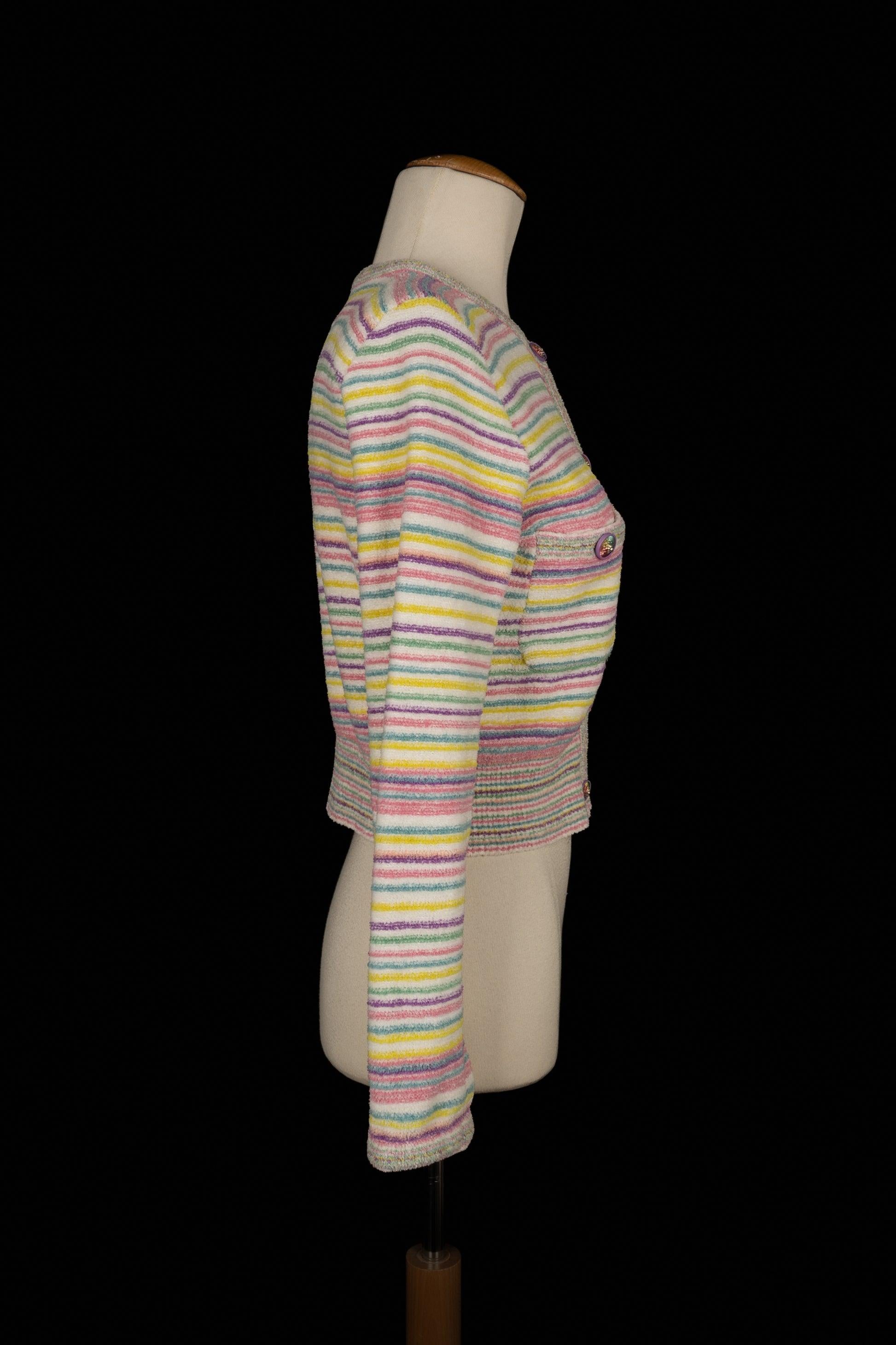 Chanel - Short terry cloth cardigan with multicolored stripes. No size indicated, it fits a 34FR/36FR. A 2020 circa Collection. Missing size and composition labels. Piece from private sales.

Additional information:
Condition: Very good