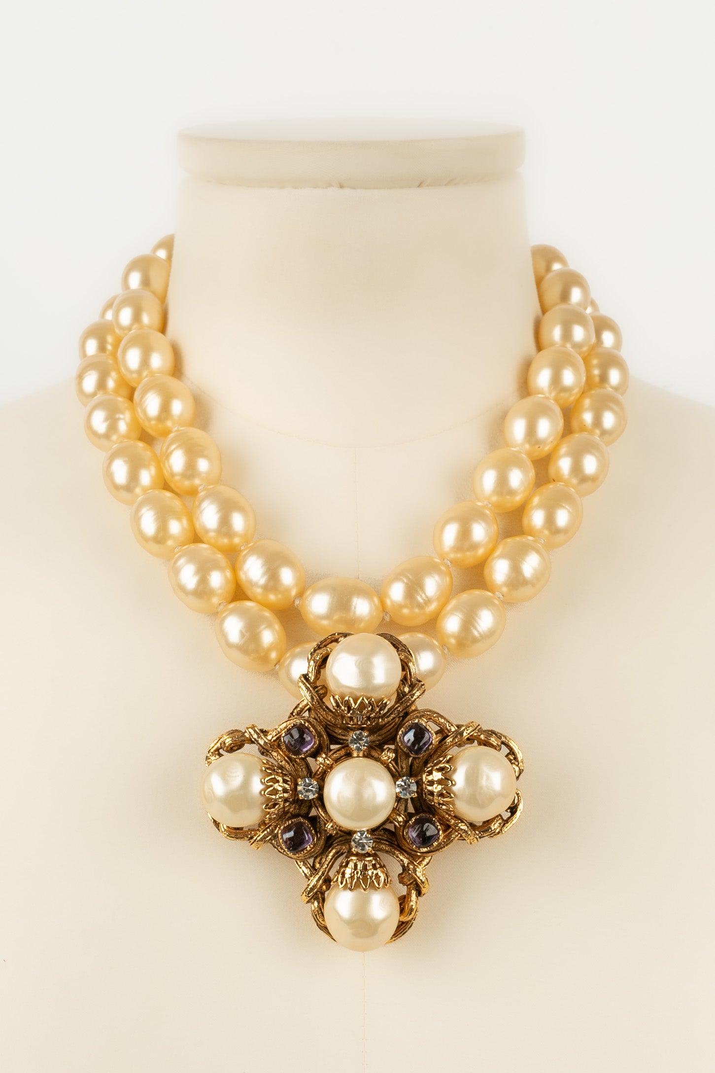 Chanel Short Two-Row Necklace with Pearly Beads For Sale 3