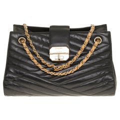 Chanel shoulder bag in black chevron quilted leather, GHW