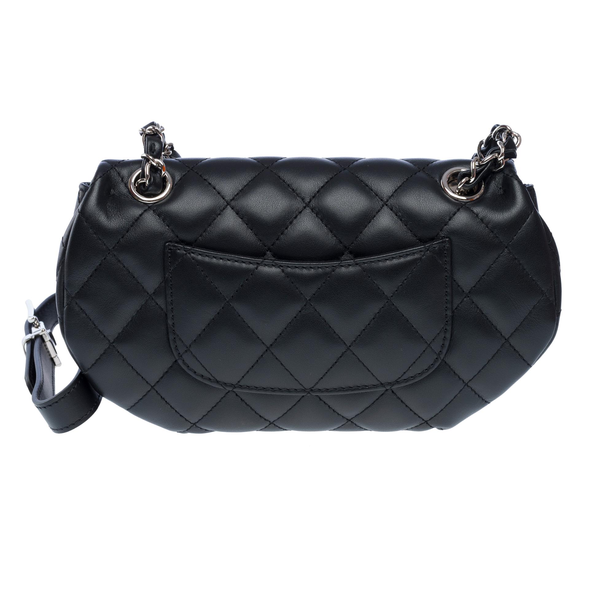 Chanel shoulder/belt bag in black quilted lambskin leather, PHW Negro