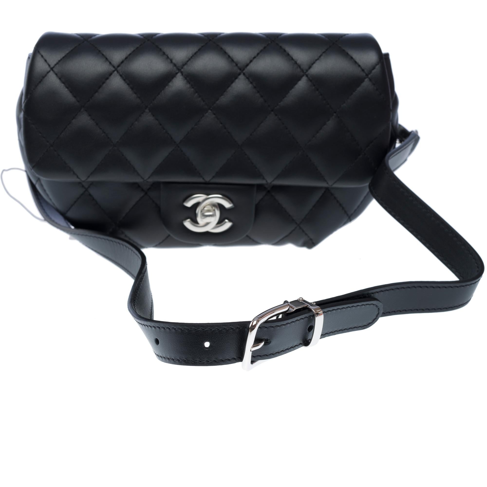 Chanel shoulder/belt bag in black quilted lambskin leather, PHW 3