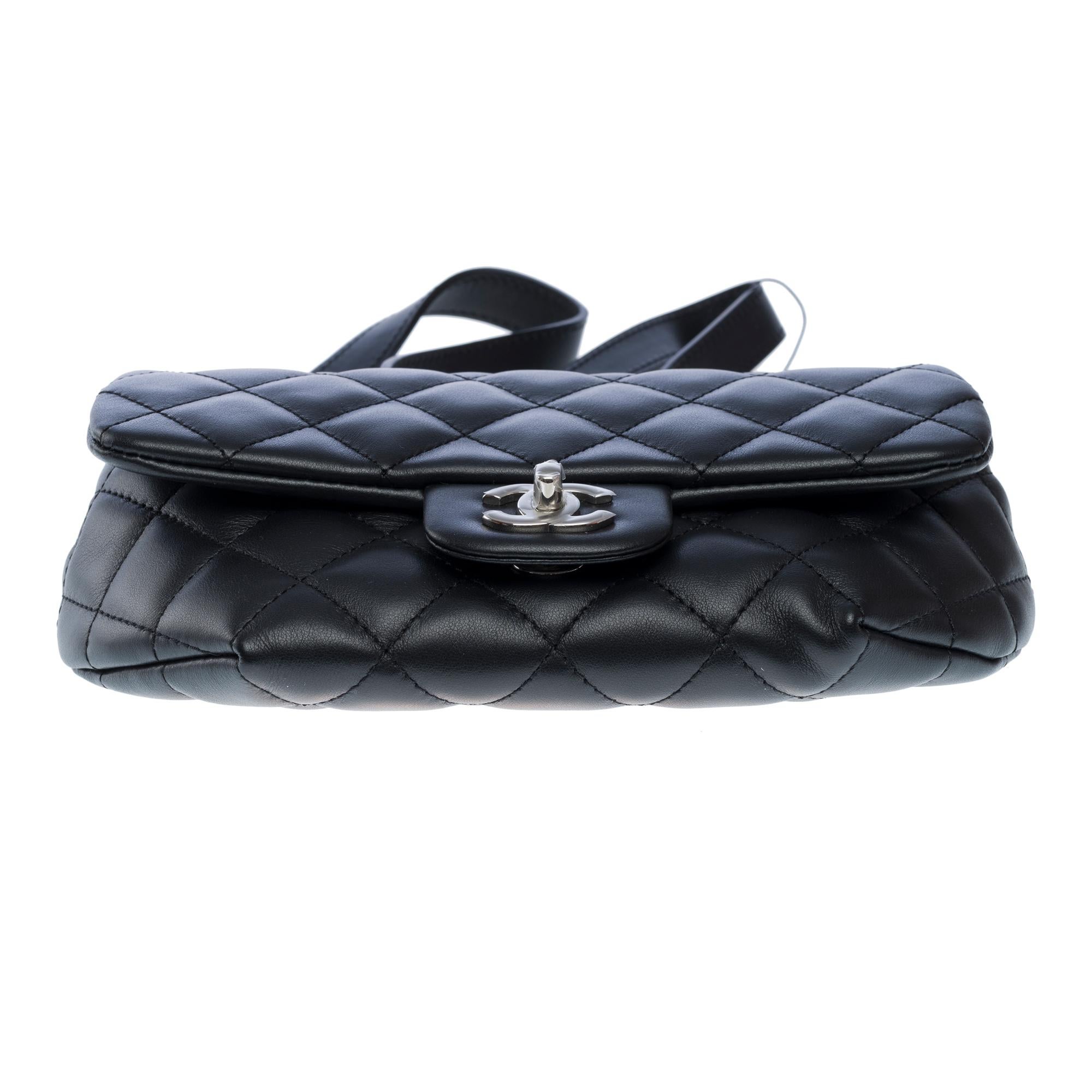 Chanel shoulder/belt bag in black quilted lambskin leather, PHW 4