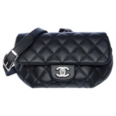 Sac à bandoulière/ceinture Chanel en cuir d'agneau matelassé noir, PHW