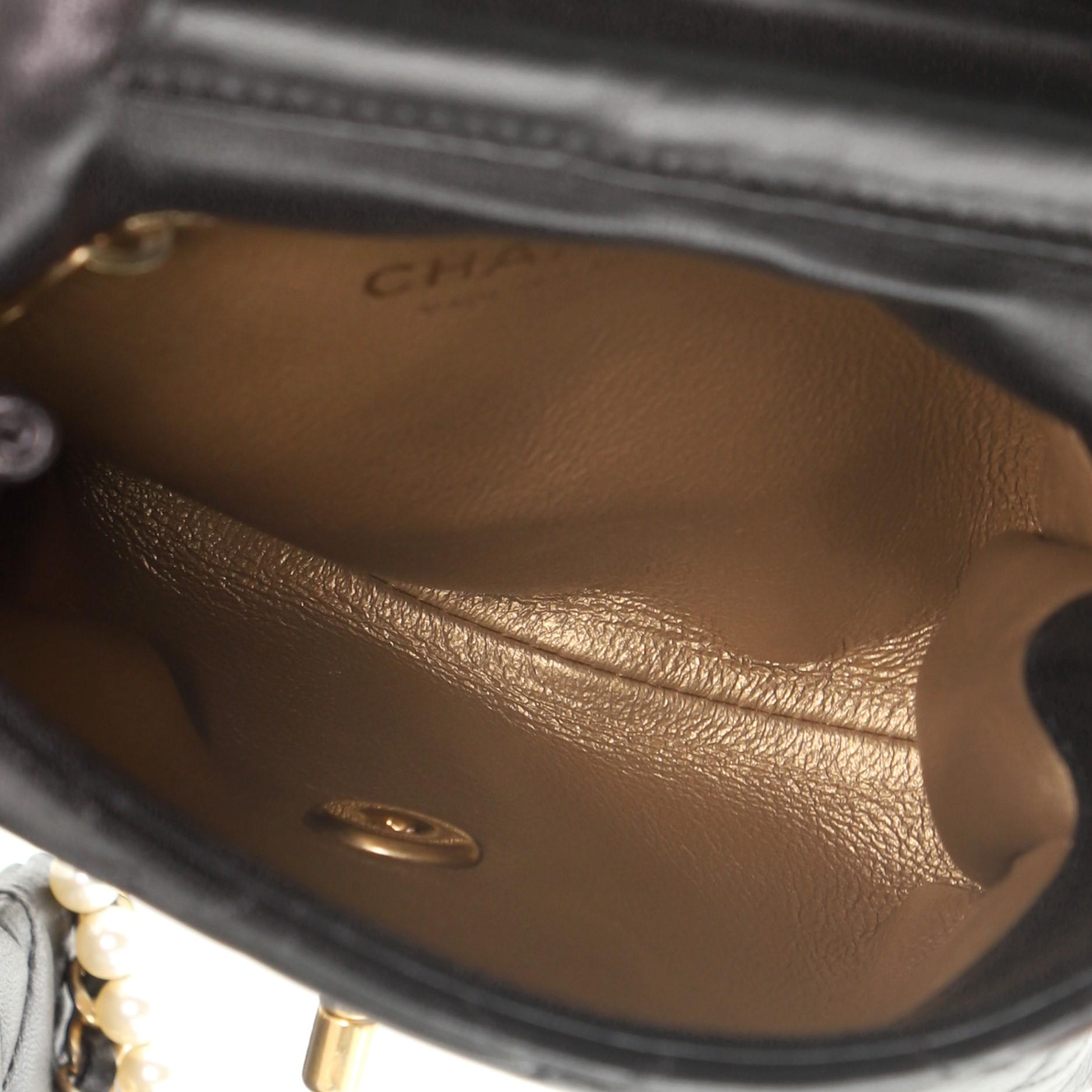 Chanel Side-Packs Tasche gesteppt Lammfell mit Perle Detail klein 2