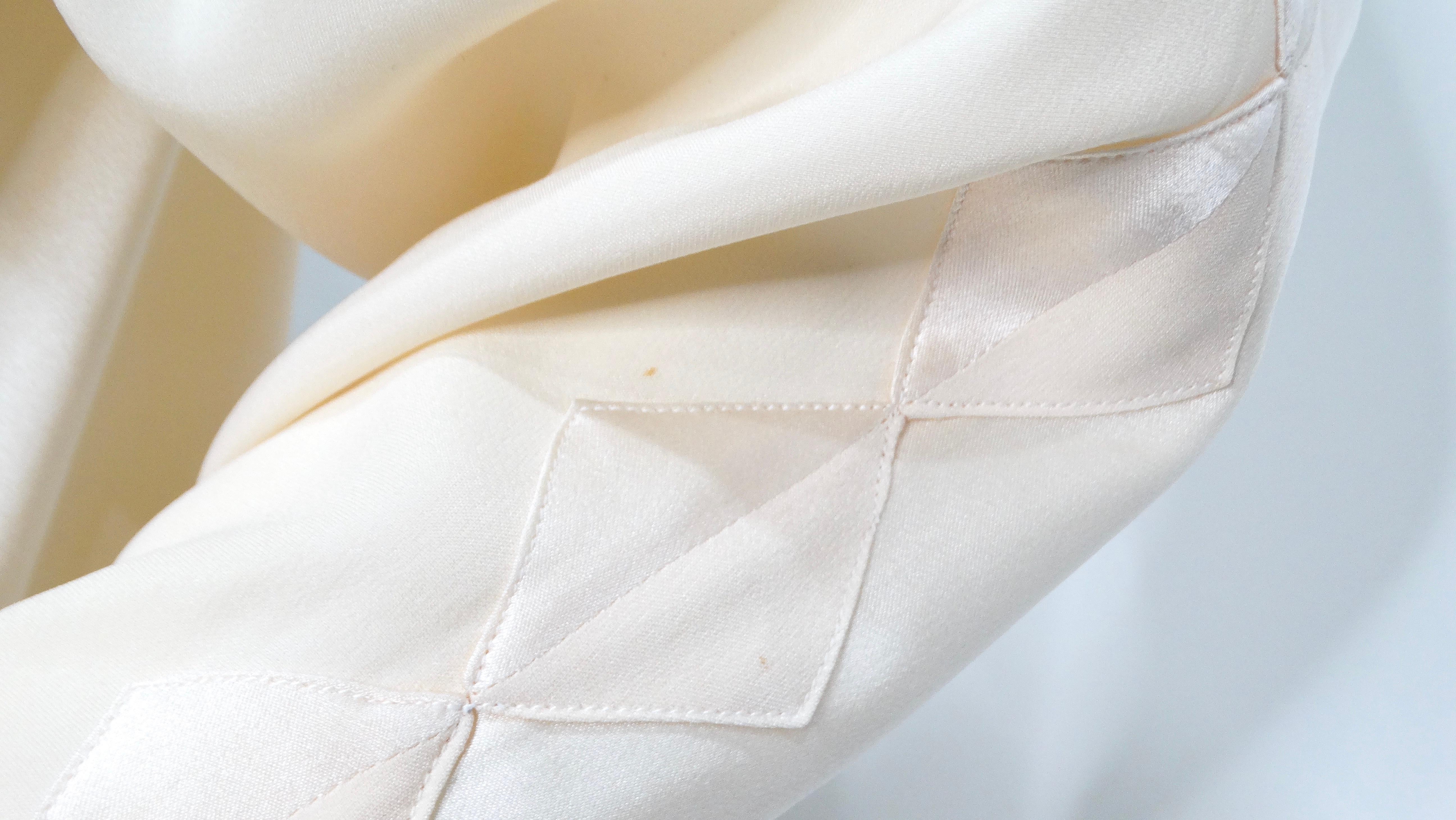 Chanel - Chemisier boutonné en soie rose layette à motifs géométriques circa 1980 en vente 1