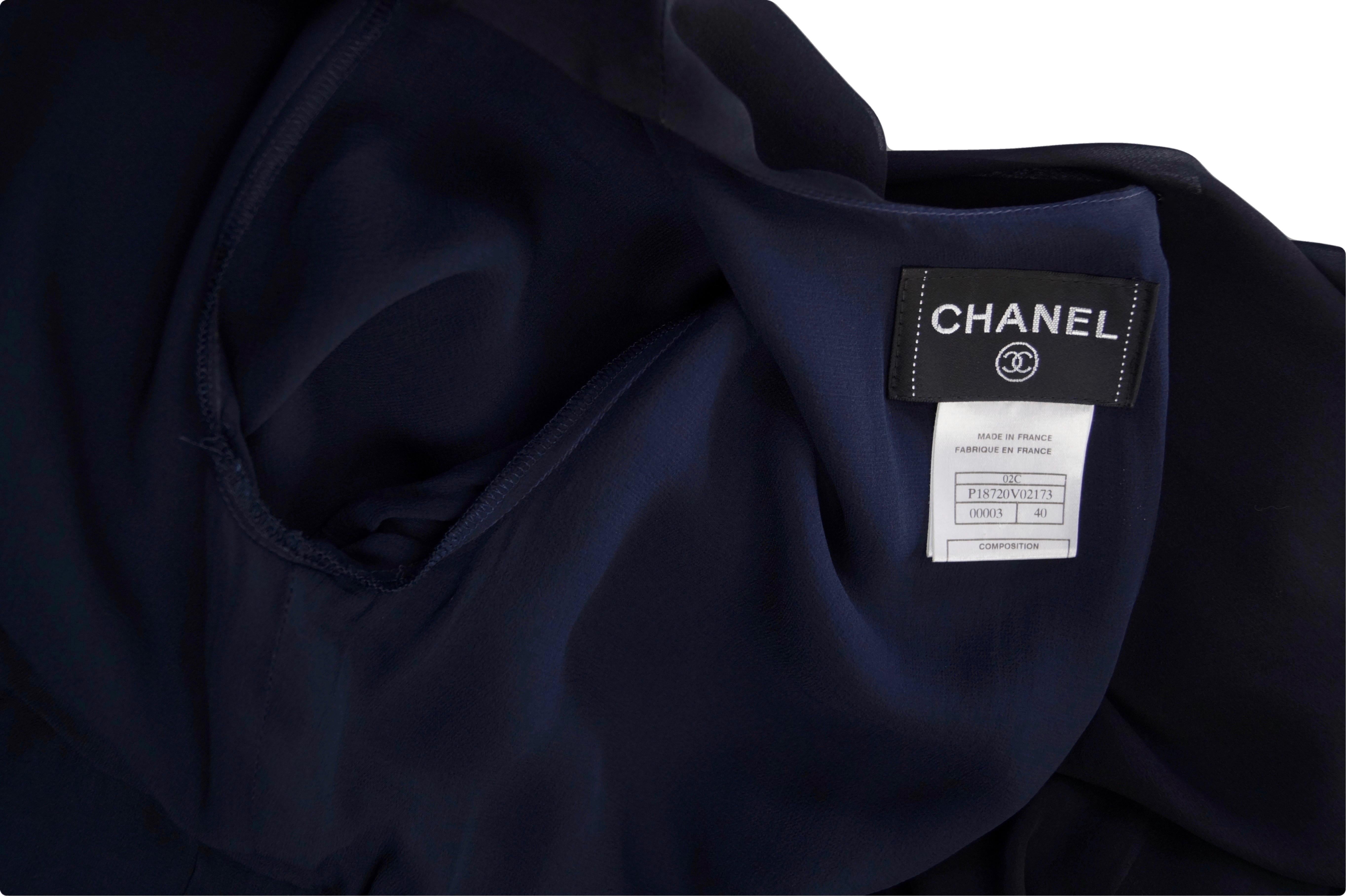 Robe de cocktail en soie bleue Chanel  en vente 3
