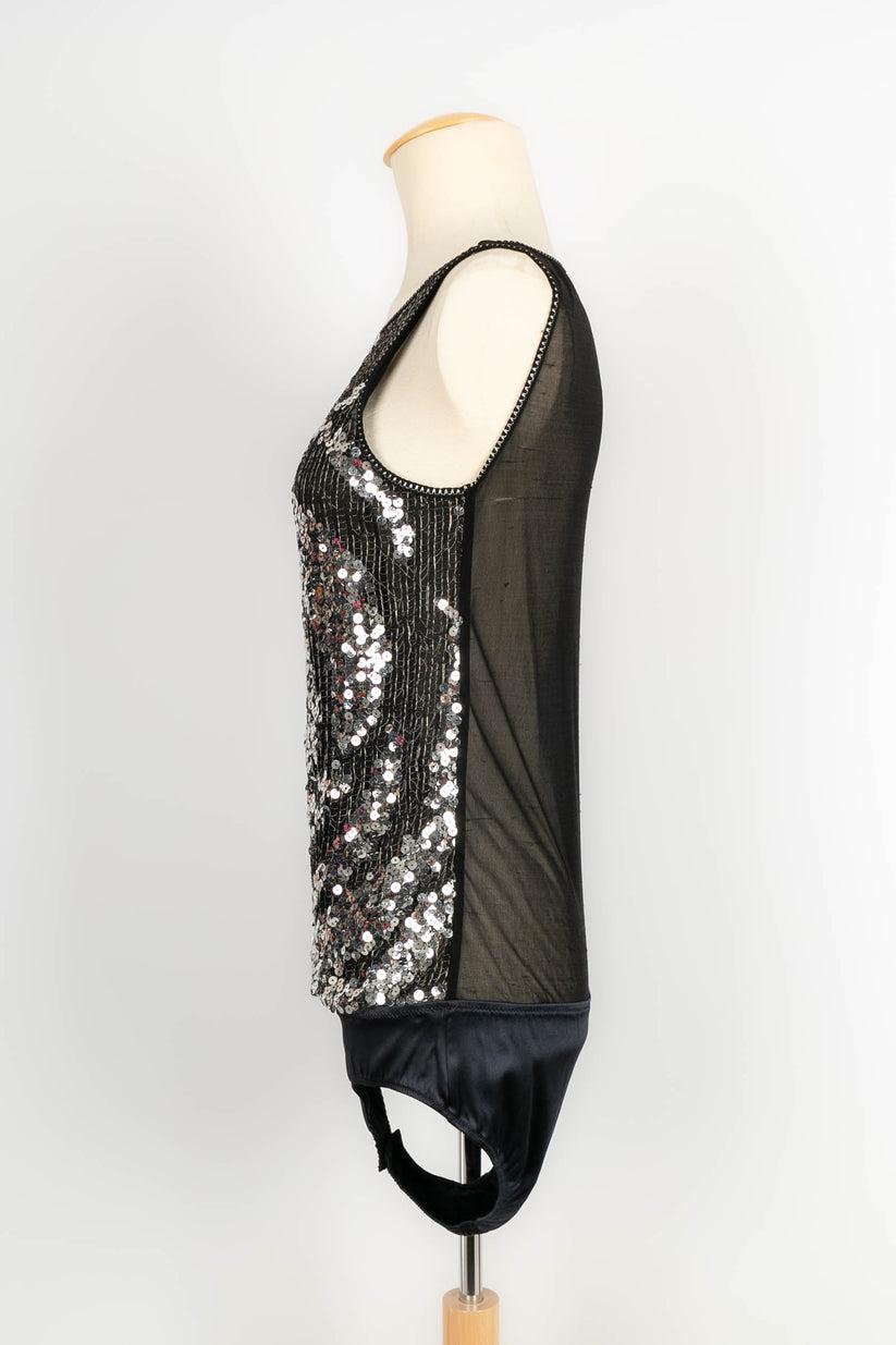 Chanel -(Made in Italy) Silk body embroidered with sequins. Fall-Winter 2007 collection. Size 38FR.

Additional information:
Dimensions: Chest: 48 cm 
Length: 80 cm
Condition: Very good condition
Seller Ref number: FH28