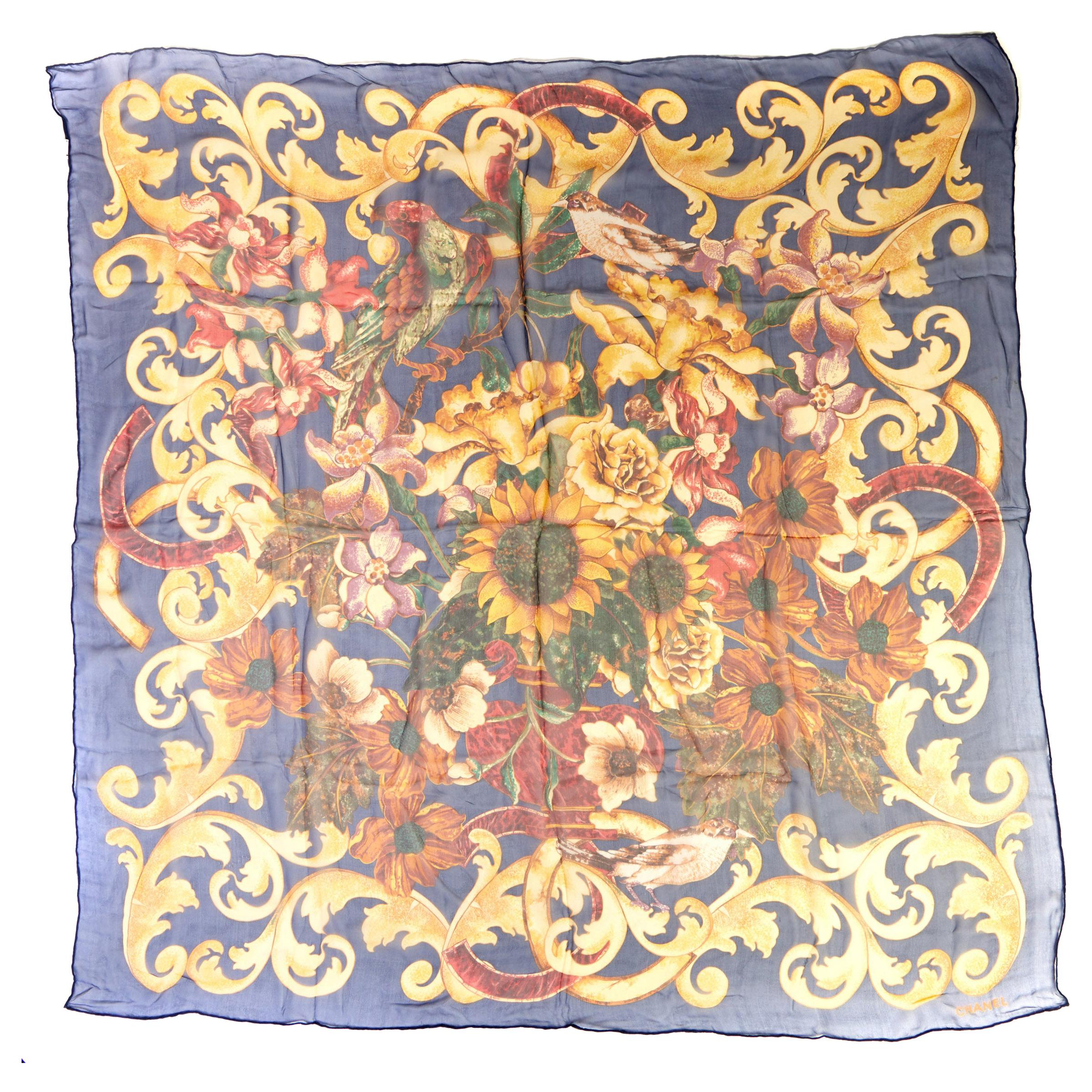 Vintage CHANEL Scarf 100 % Silk 90cm x 90 cm For Sale at 1stDibs