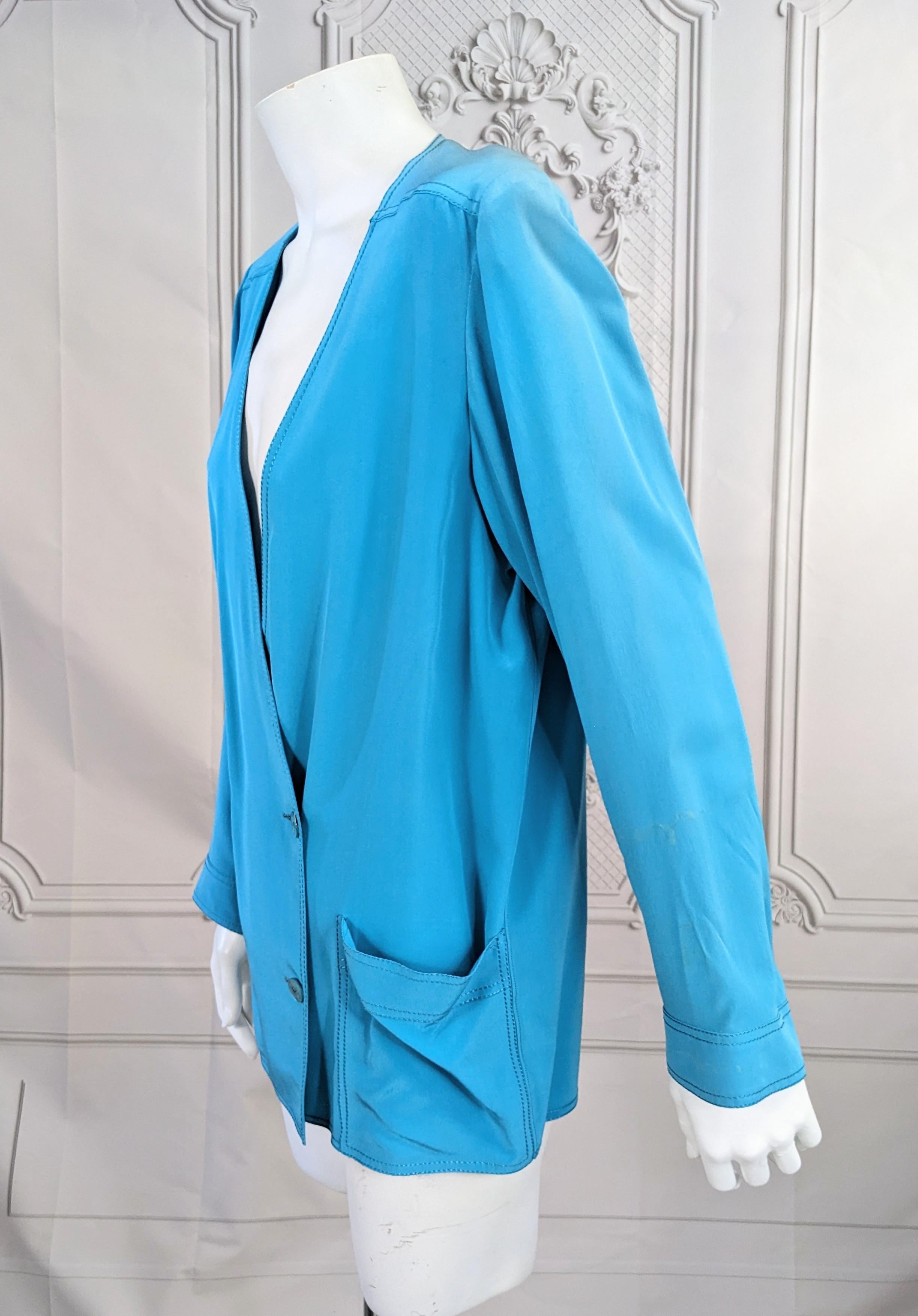 Chanel Bluse aus Seidenkrepp (Blau) im Angebot