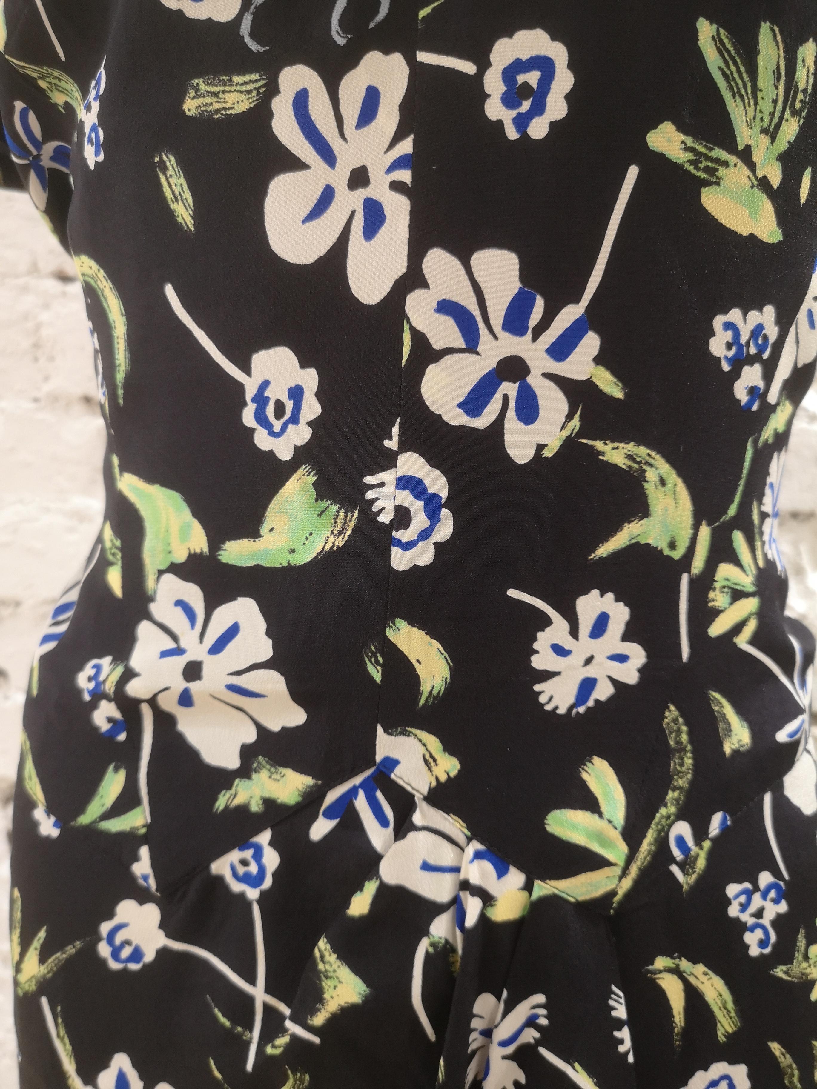 Chanel Seidenblumenkleid im Zustand „Hervorragend“ im Angebot in Capri, IT
