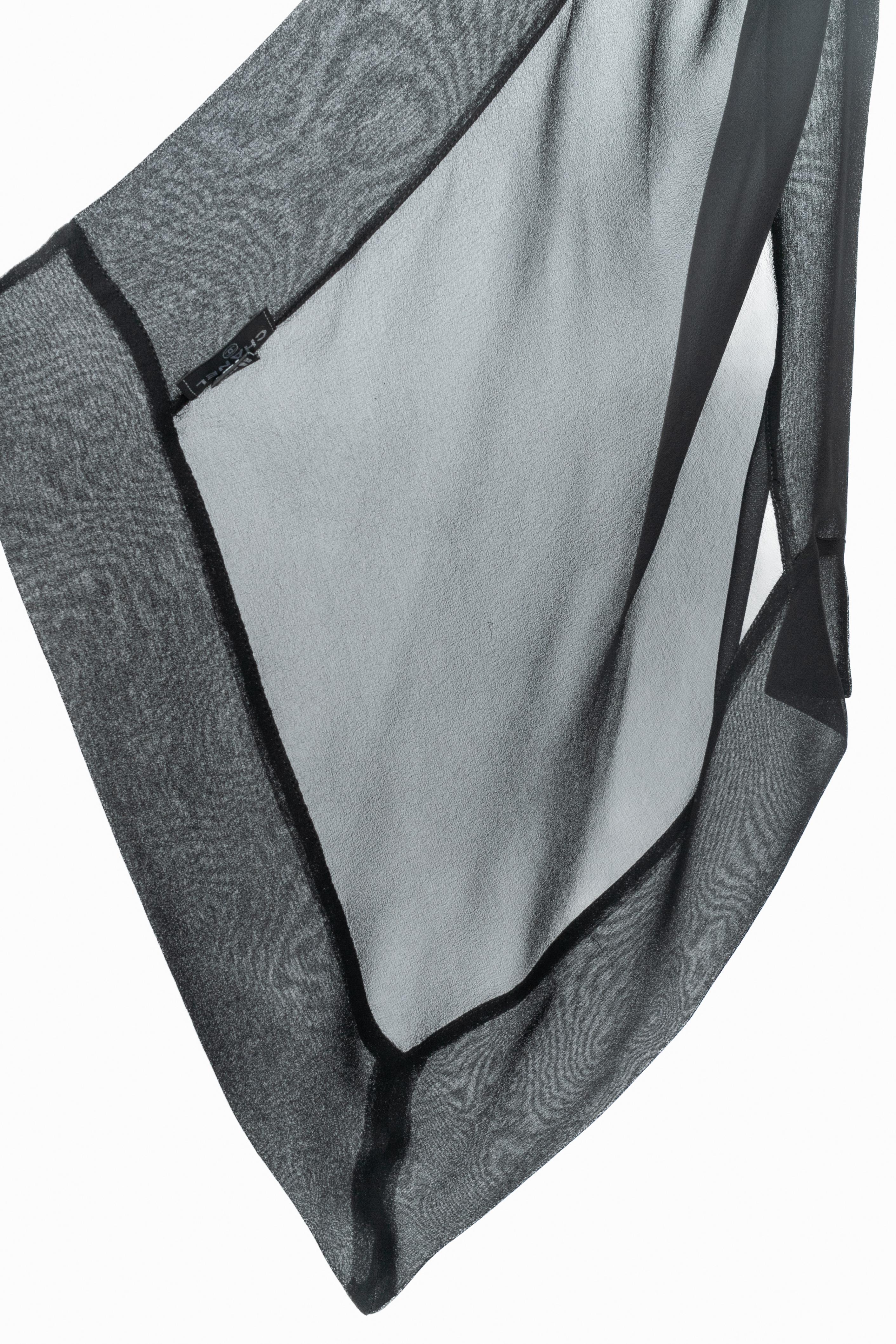 Chanel silk foulard en venta 6