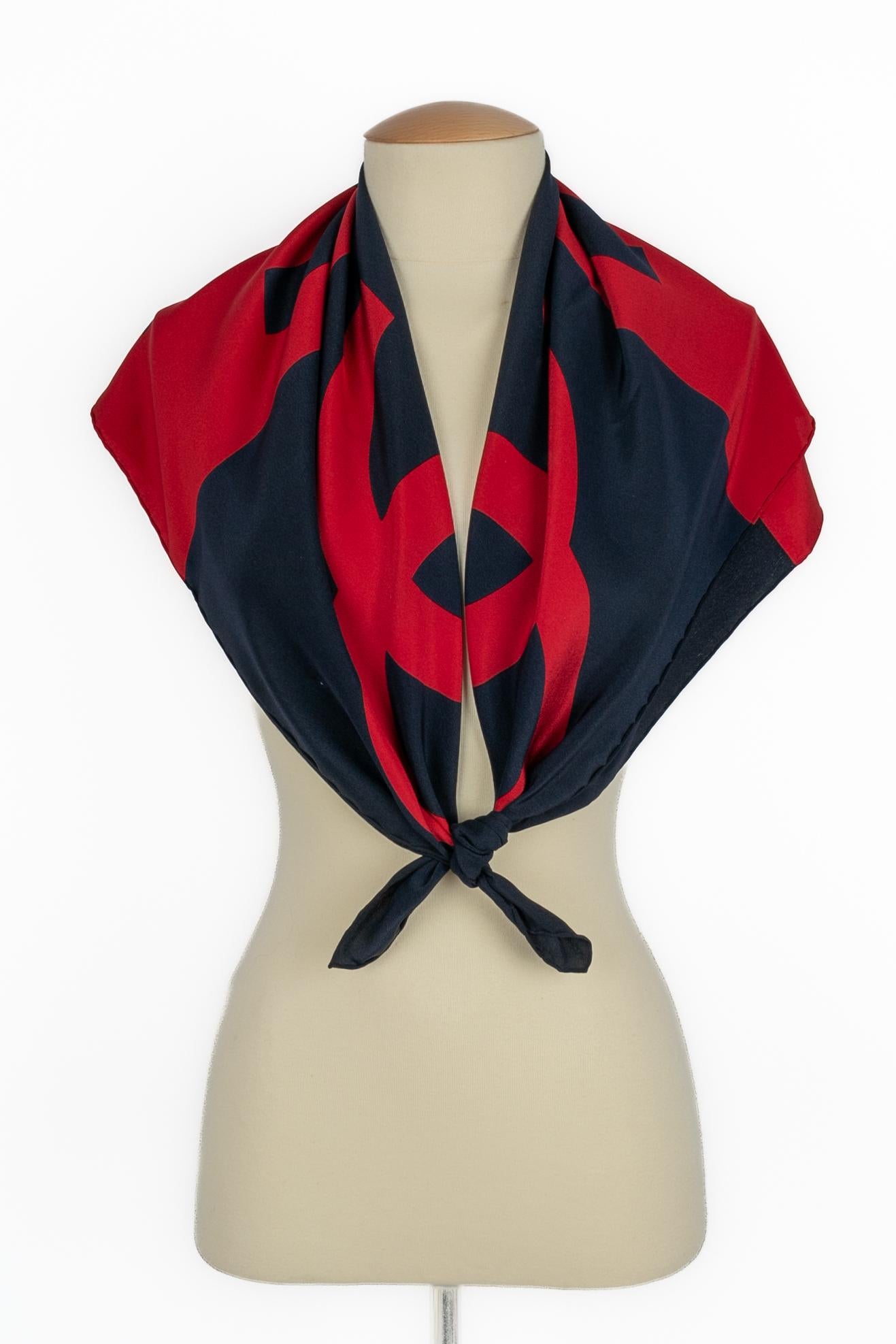 Foulard de seda Chanel en venta 1