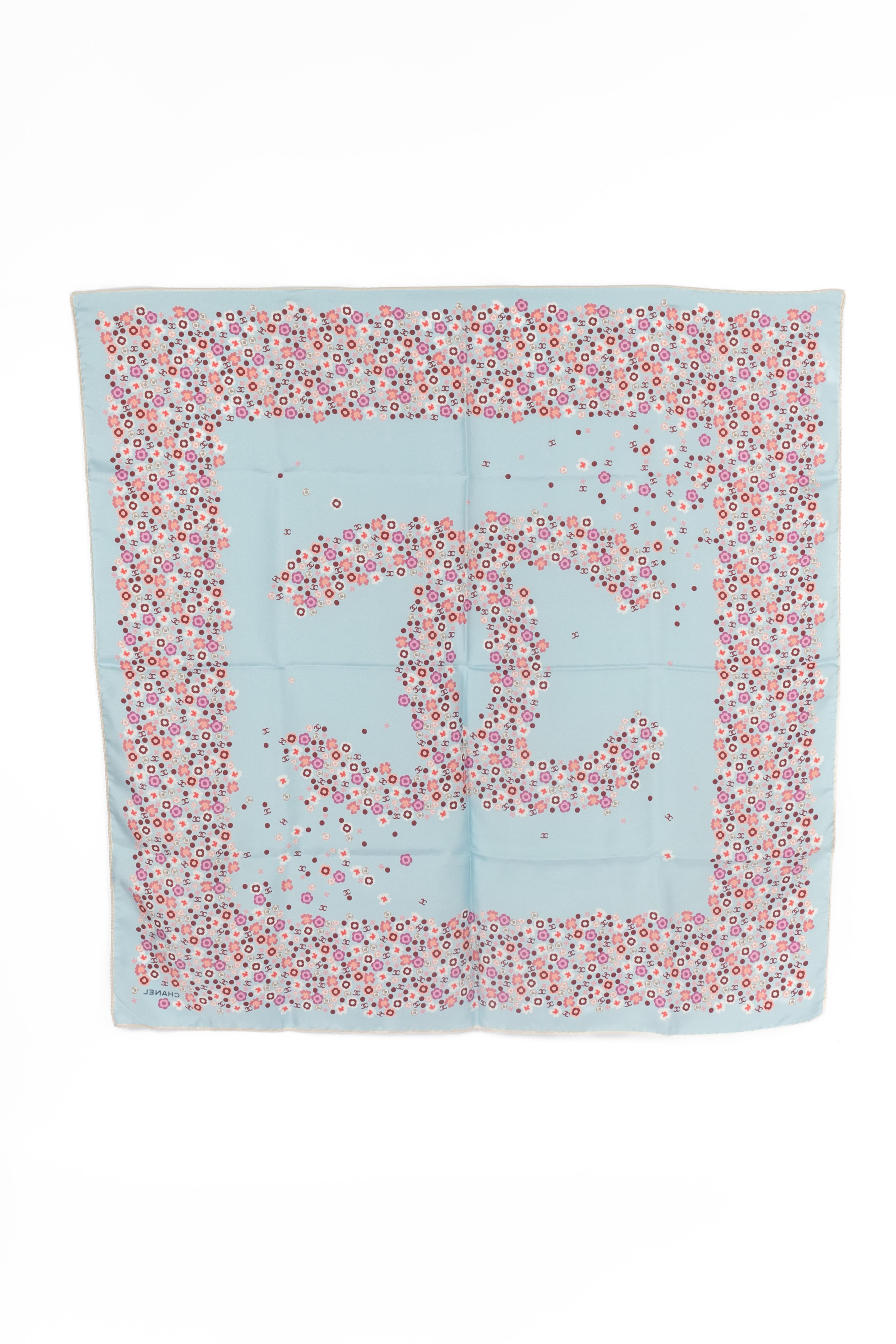 Chanel silk foulard in vendita 1