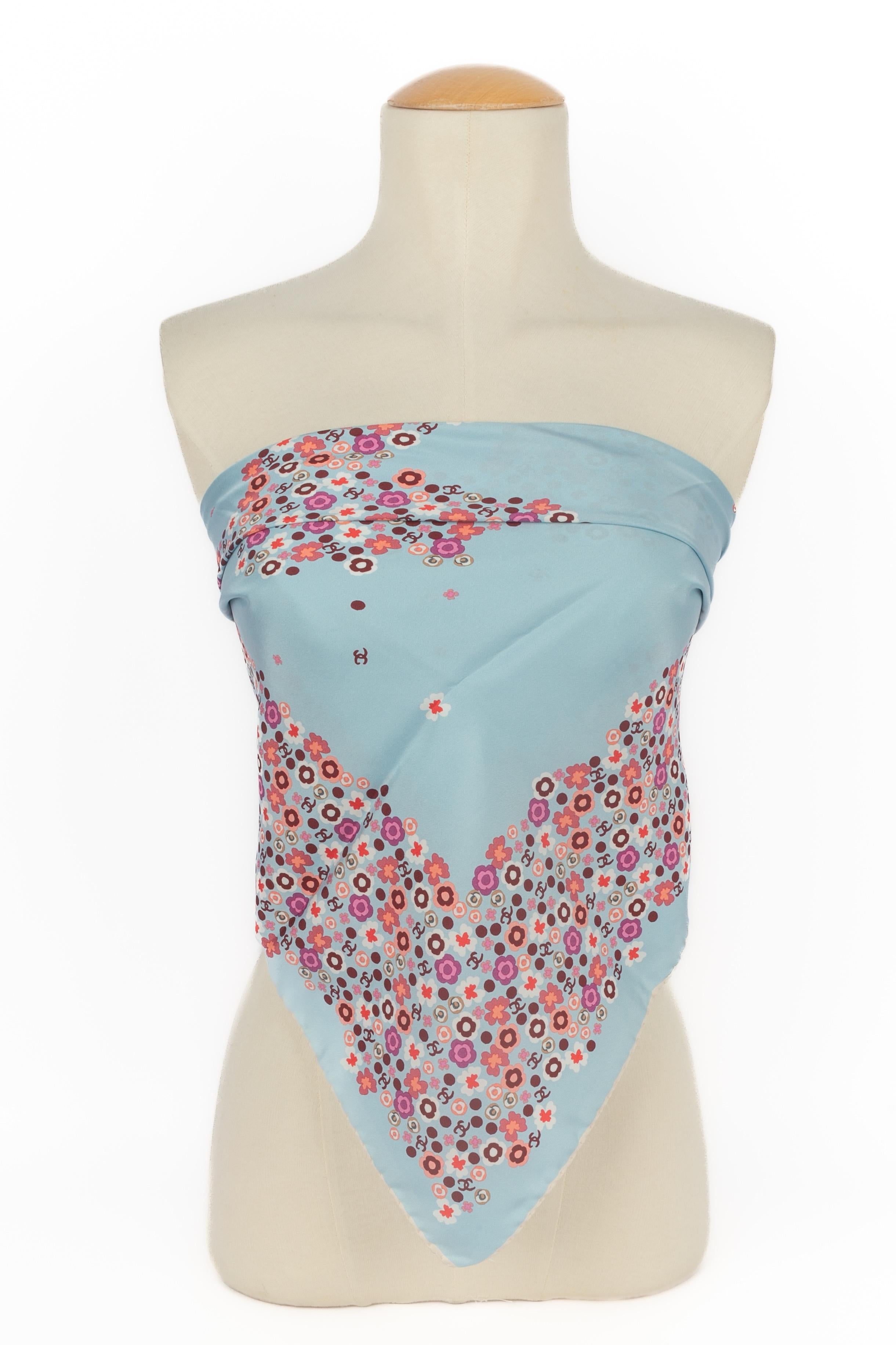 Chanel silk foulard in vendita 4