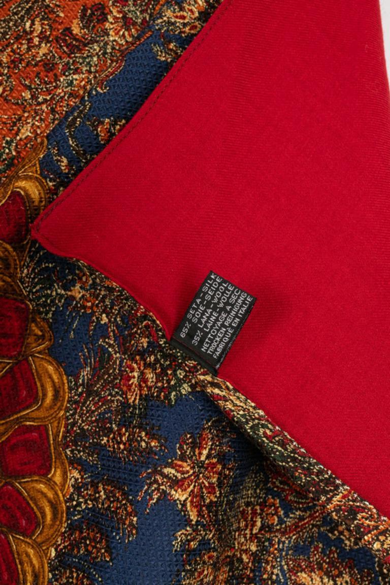 Grande étole Chanel avec doublure en laine rouge  en vente 2