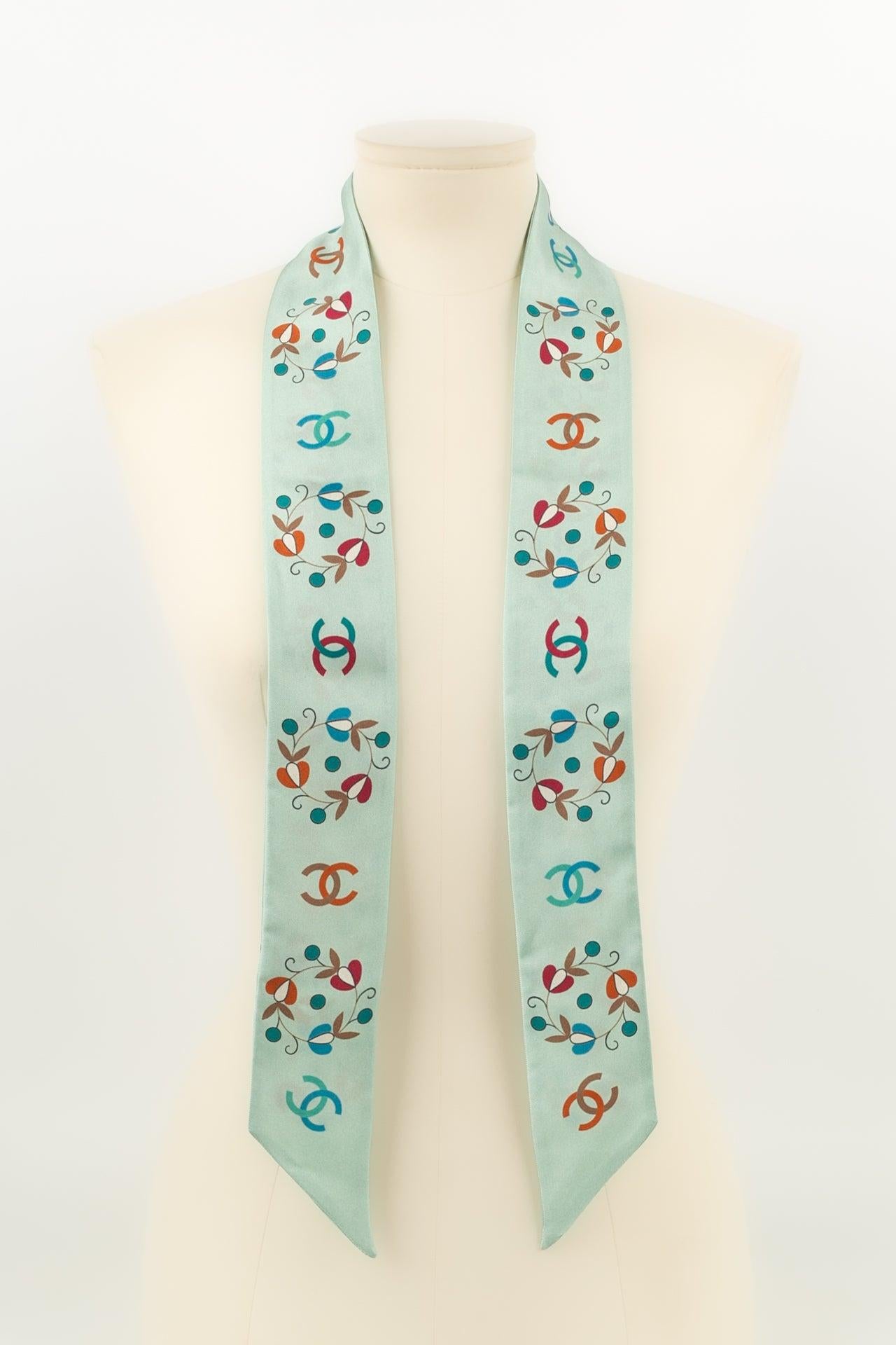 Chanel Silk Neckband Scarf In Excellent Condition In SAINT-OUEN-SUR-SEINE, FR