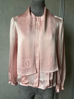CHANEL Silk pink blouse CC logo