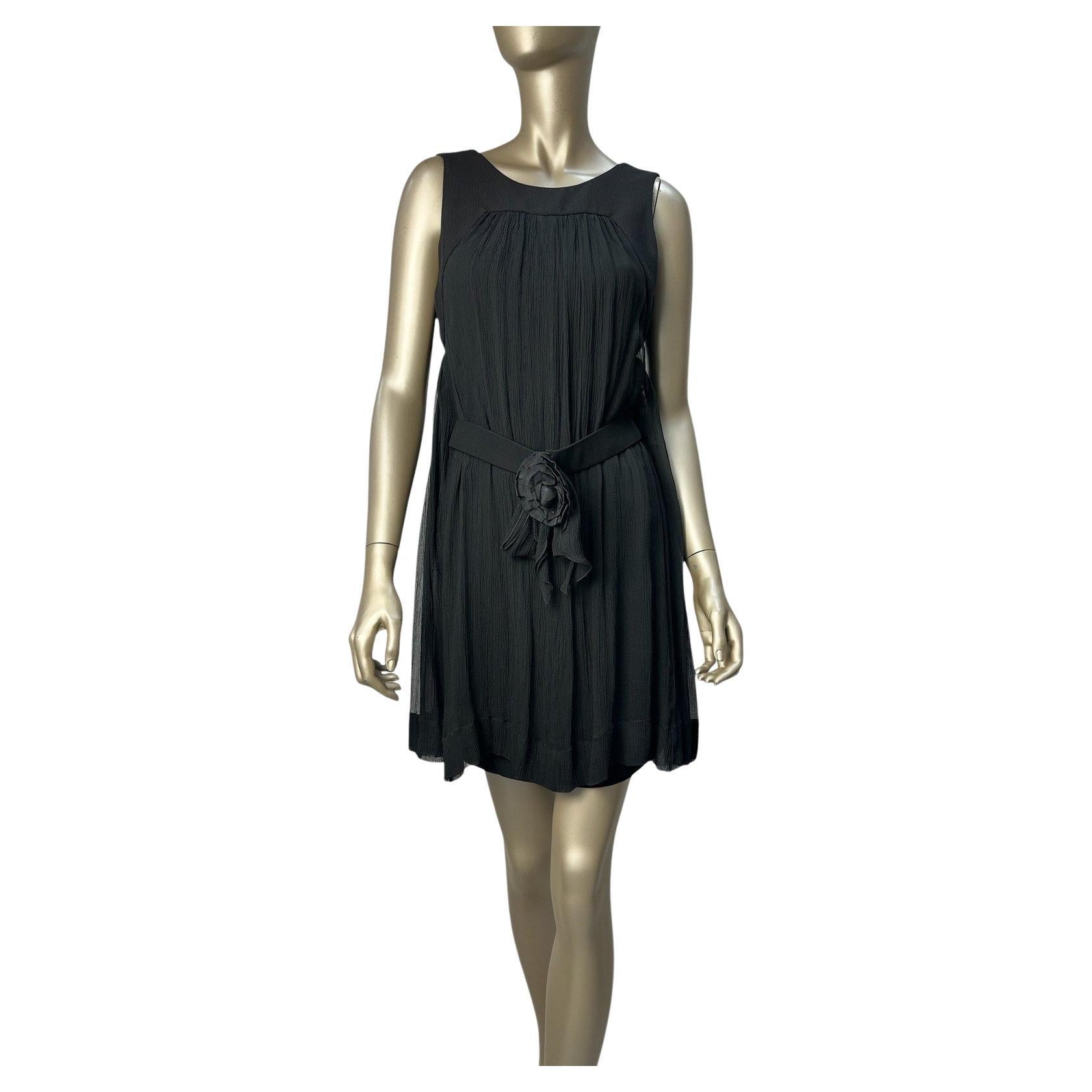 Chanel Kleid mit plissiertem Blumengürtel aus Seide  Sz.40 im Angebot
