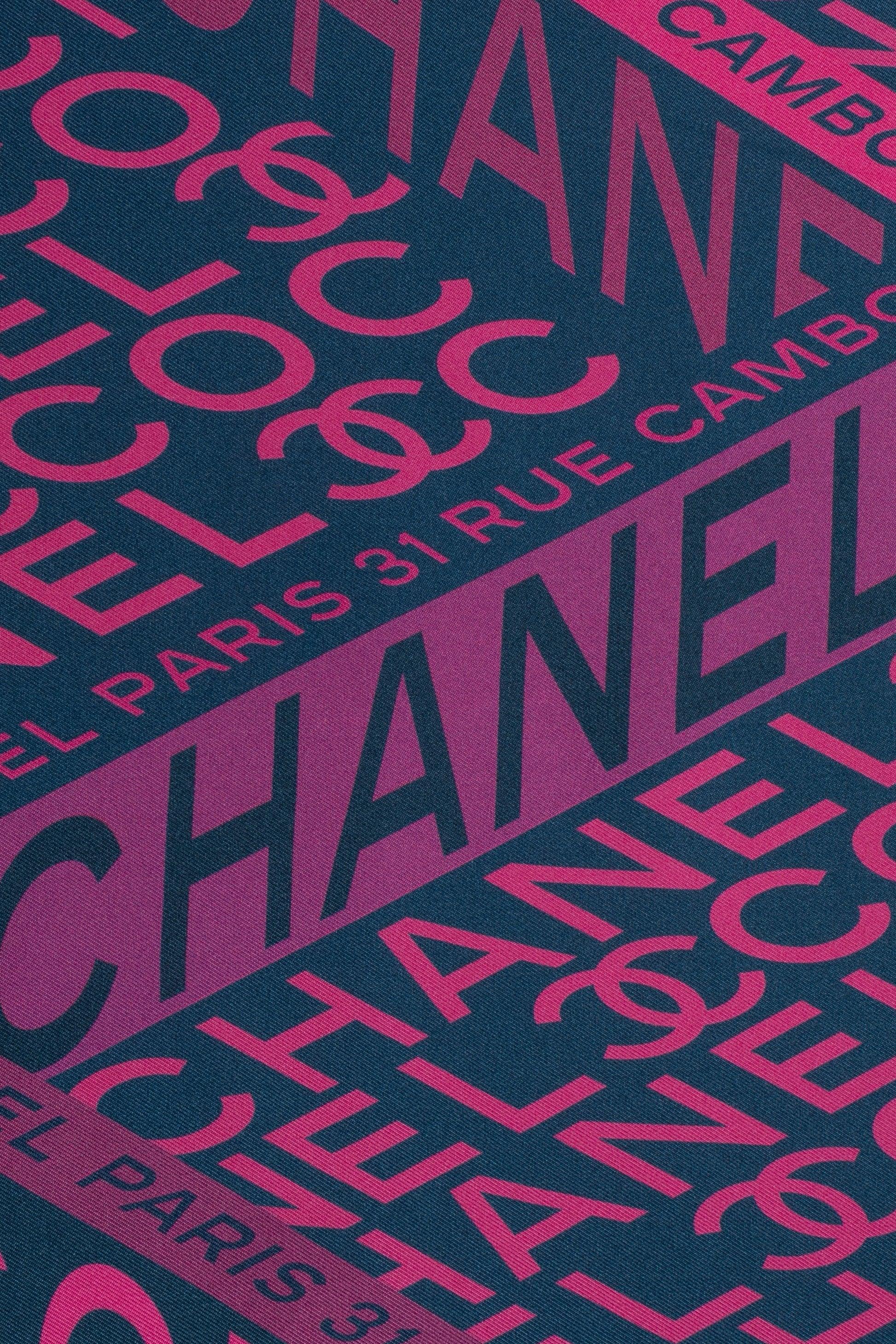Chanel Wendbarer Seidenschaufel in Marineblau- und Rosatönen Damen im Angebot
