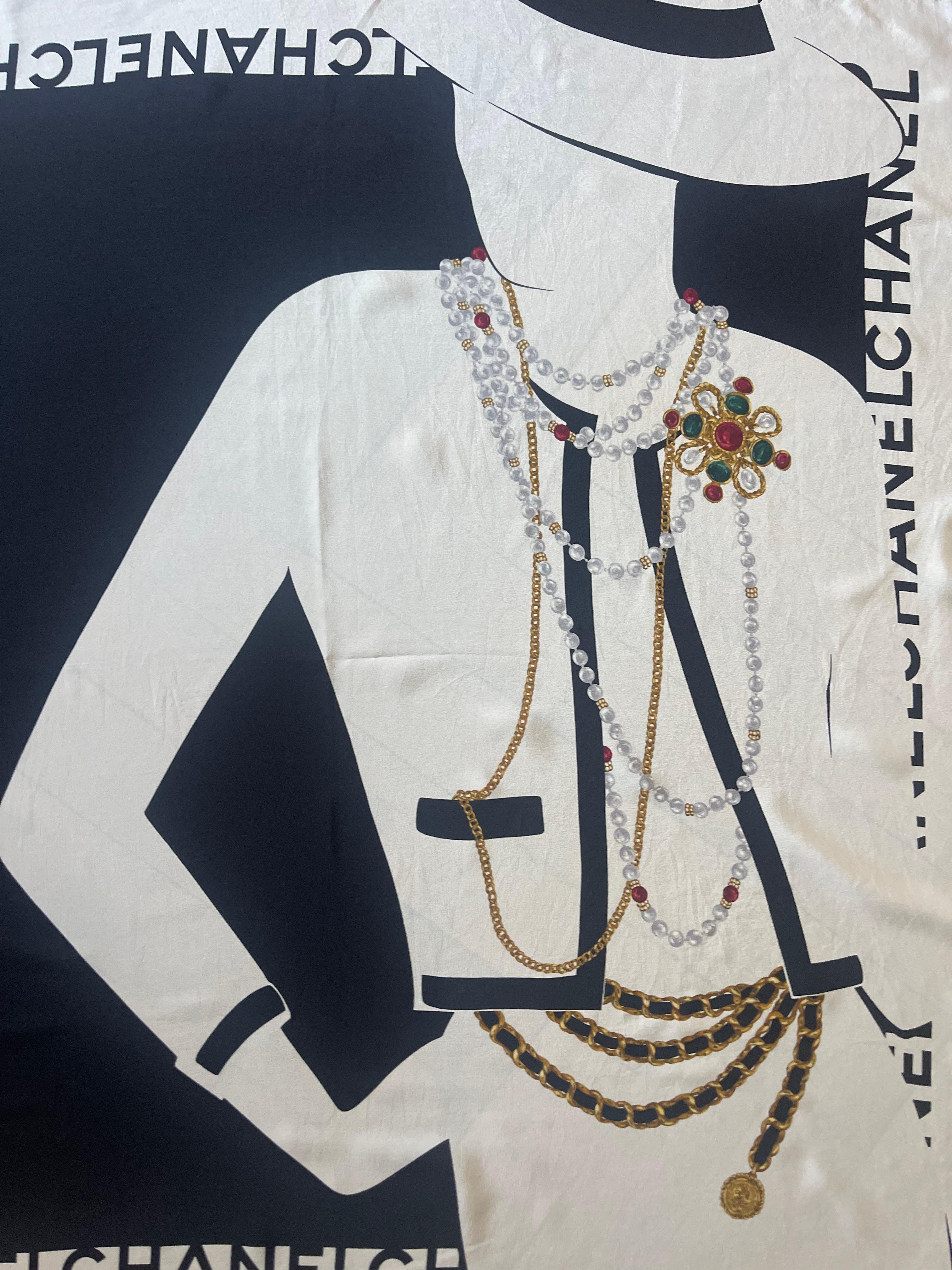 Chanel Seidenschal 1985 im Zustand „Gut“ im Angebot in Palm Beach, FL