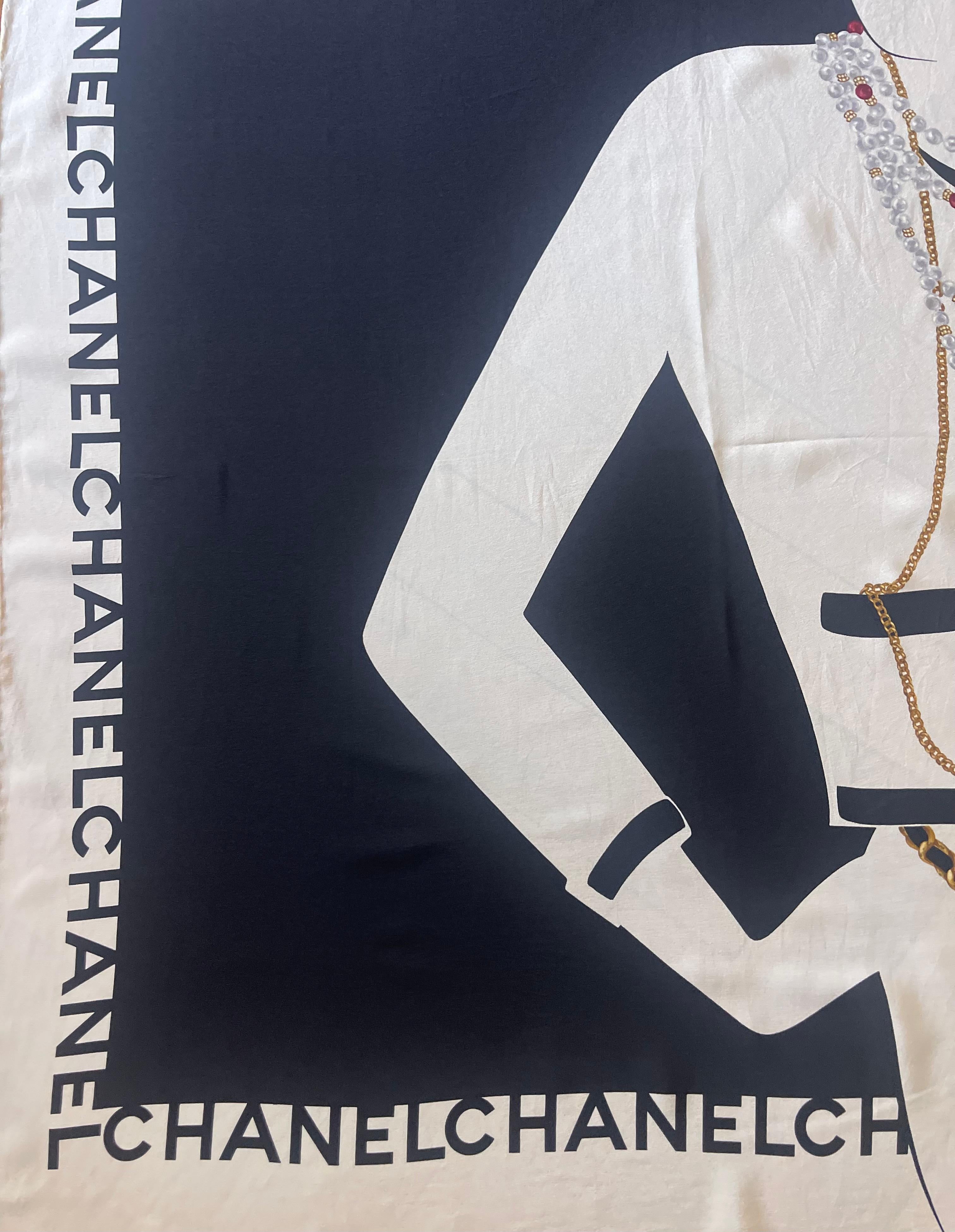 Chanel Seidenschal 1985 im Angebot 1