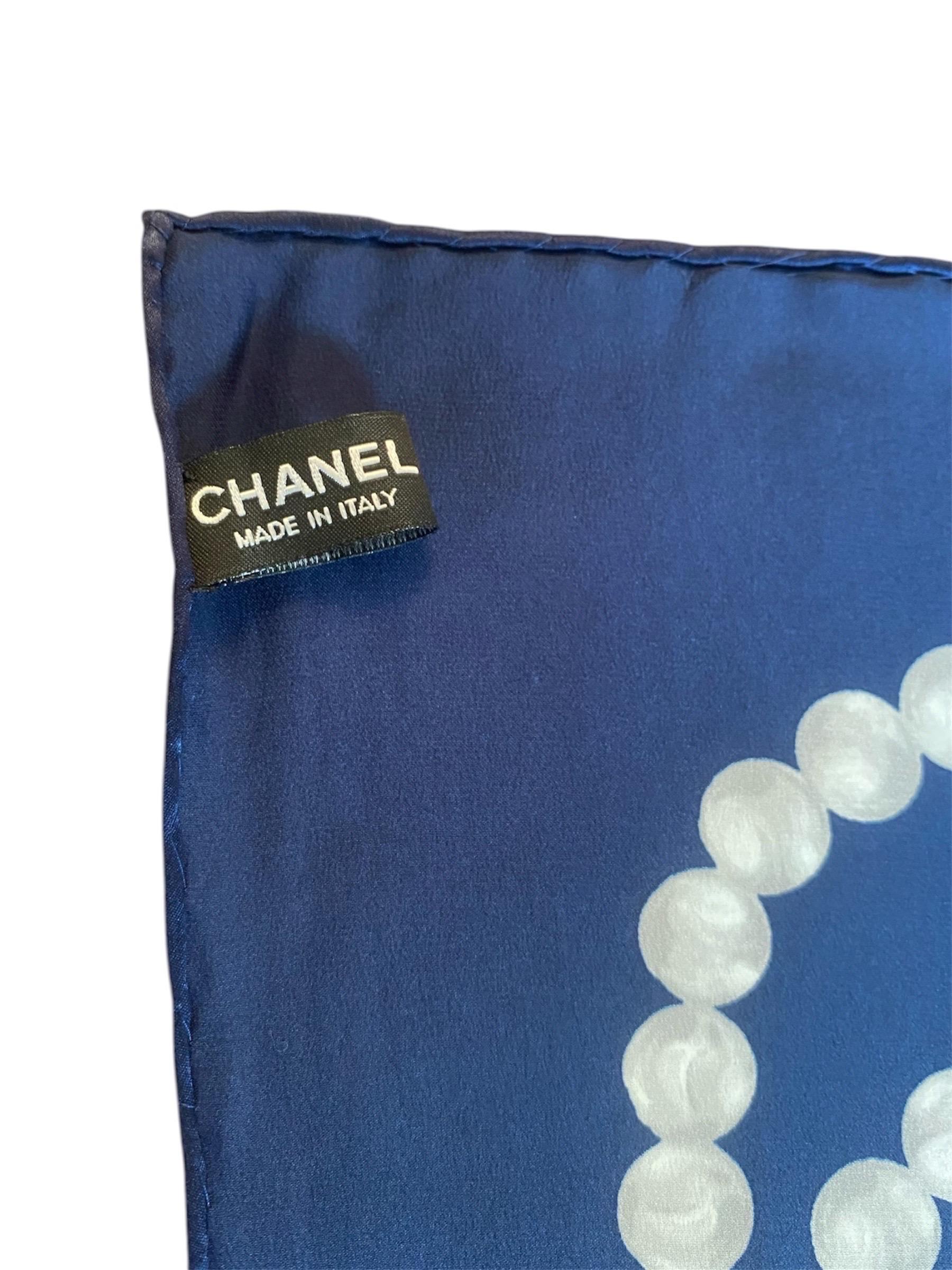 Sciarpa di seta Chanel. In condizioni Nuovo in vendita a Carnate, IT