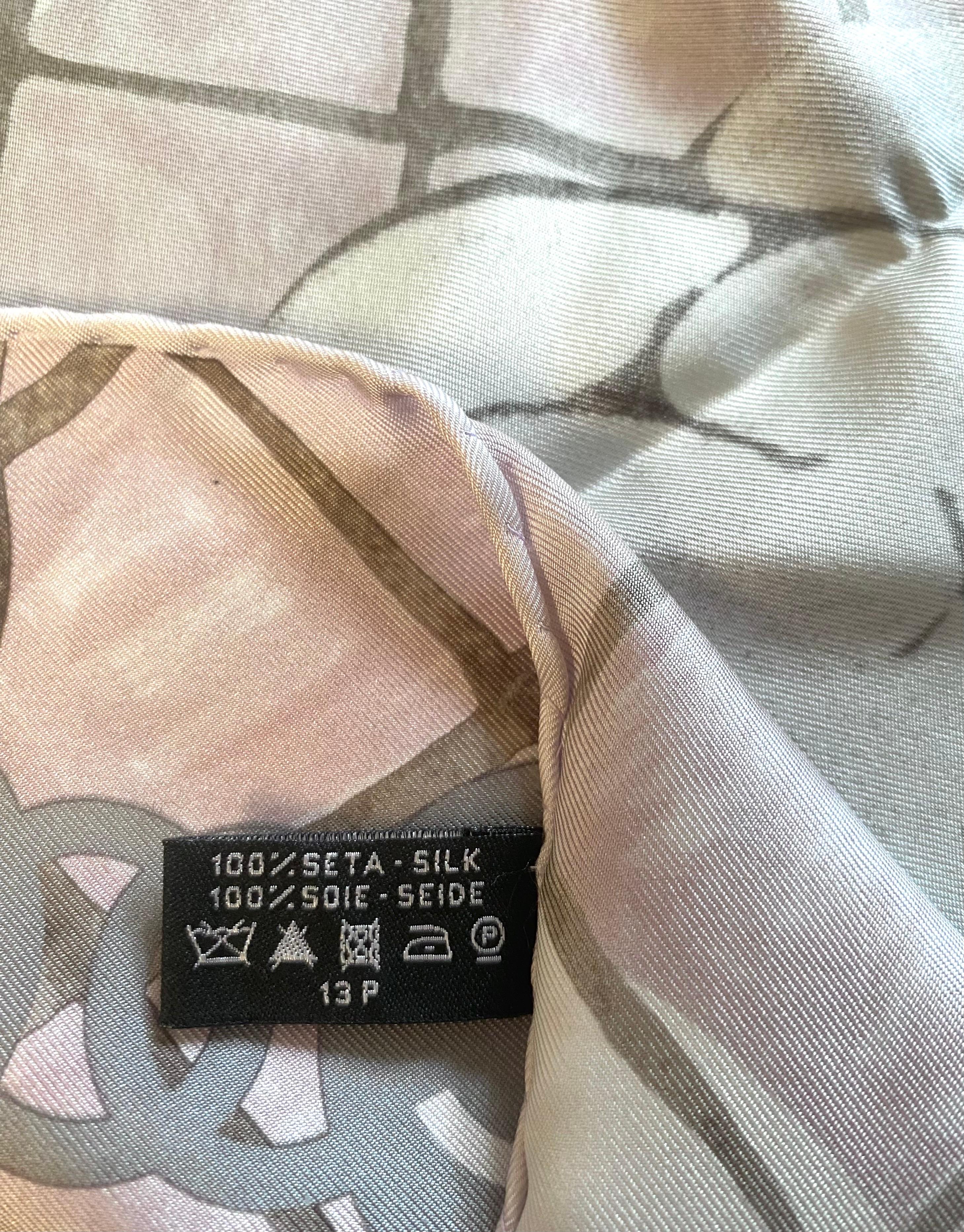 Sciarpa di seta Chanel. In condizioni Nuovo in vendita a Carnate, IT