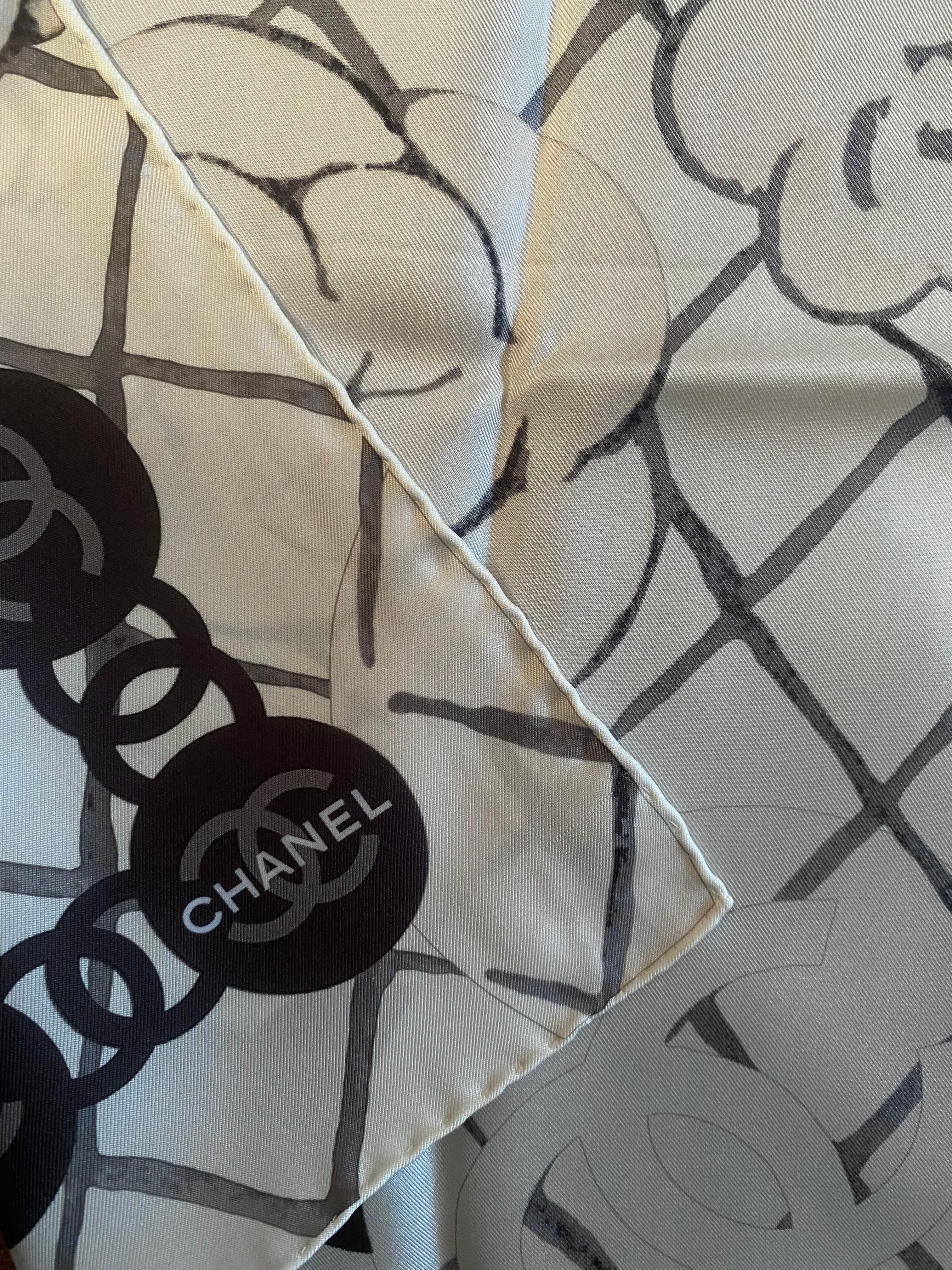 da uomo o donna Sciarpa di seta Chanel. in vendita