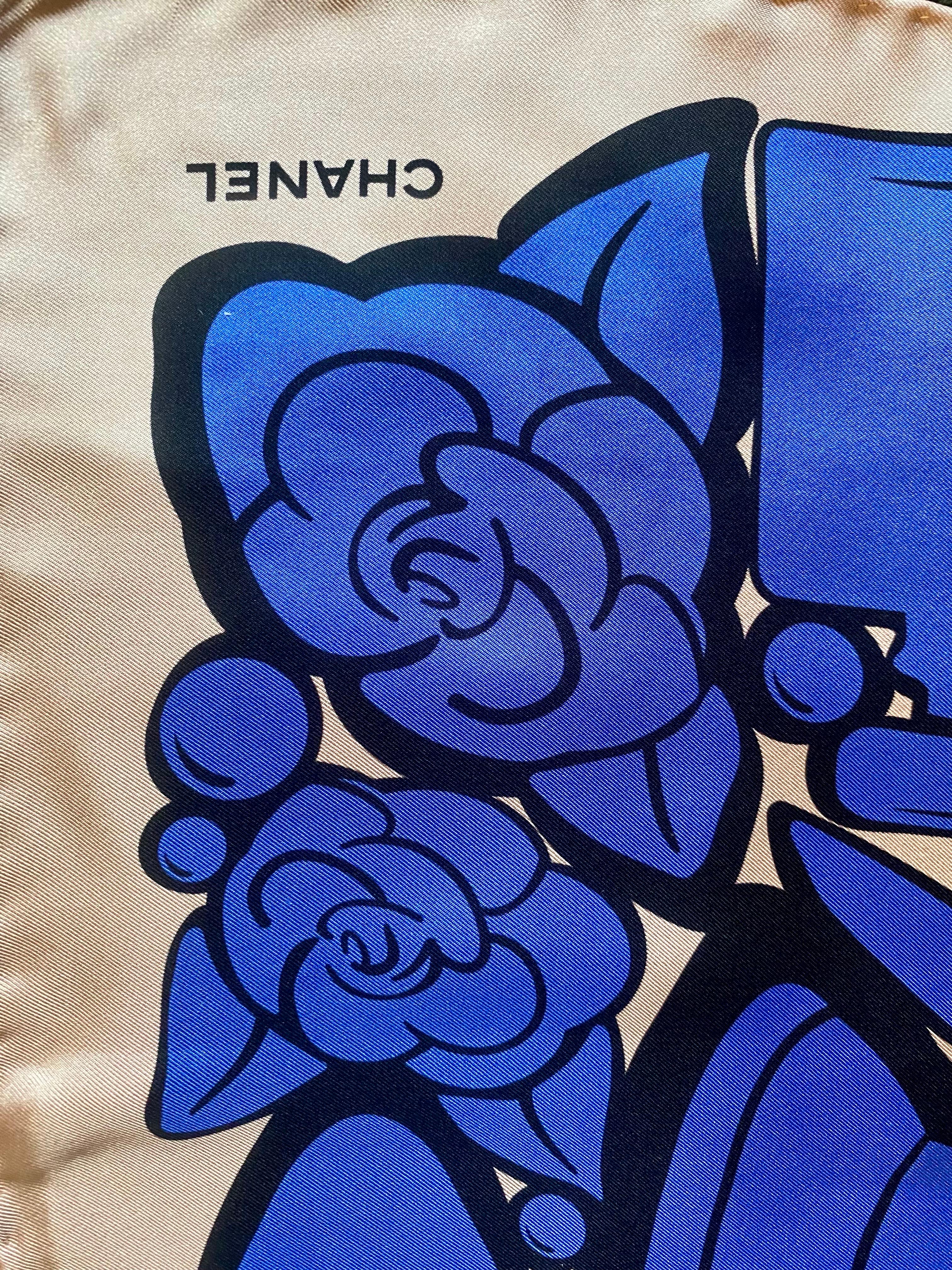 Sciarpa di seta Chanel. in vendita 1