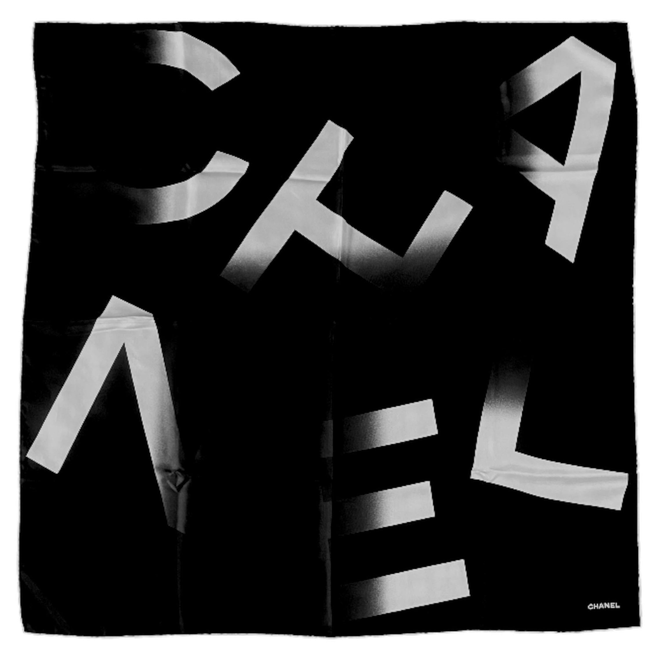 Sciarpa di seta Chanel. in vendita