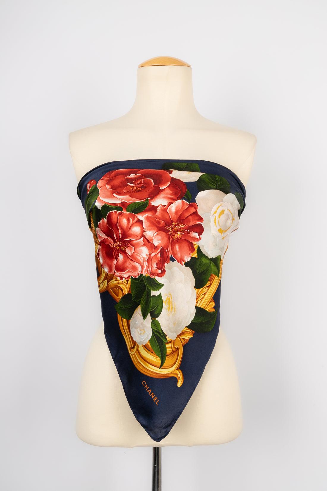 Chanel - (Made in France) Silk foulard with floral patterns.

Additional information:
Condition: Very good condition
Dimensions: 95 cm x 95 cm

Seller Reference: FFC33