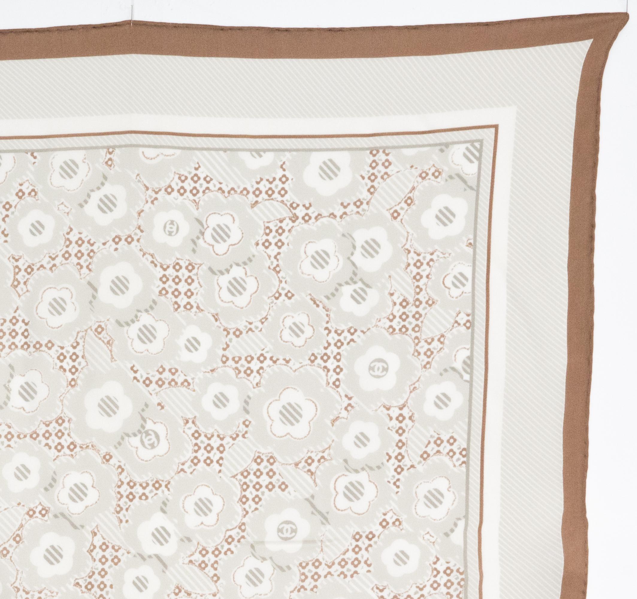 Chanel Silk Scarf Small Size In Good Condition In Paris, FR