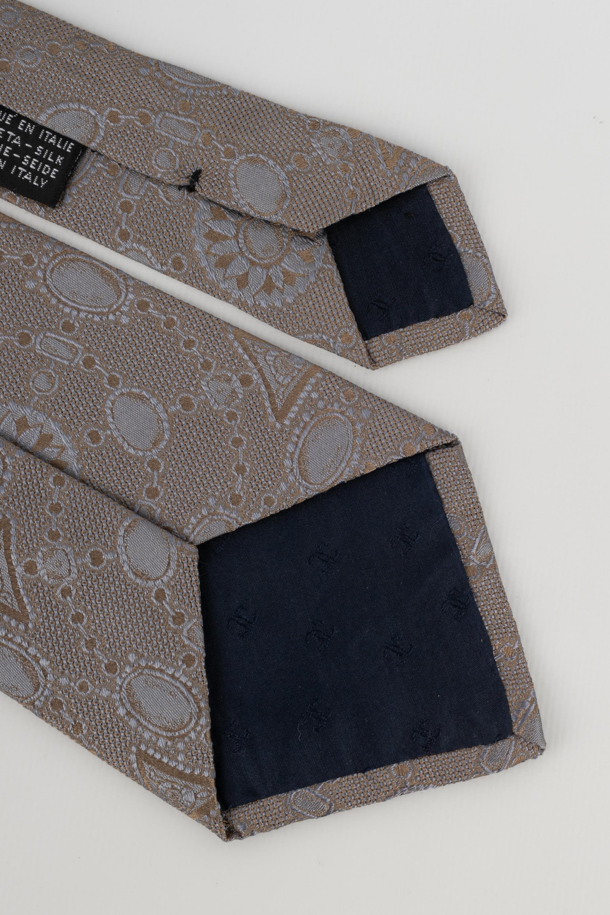 Grigio Cravatta di seta Chanel in vendita