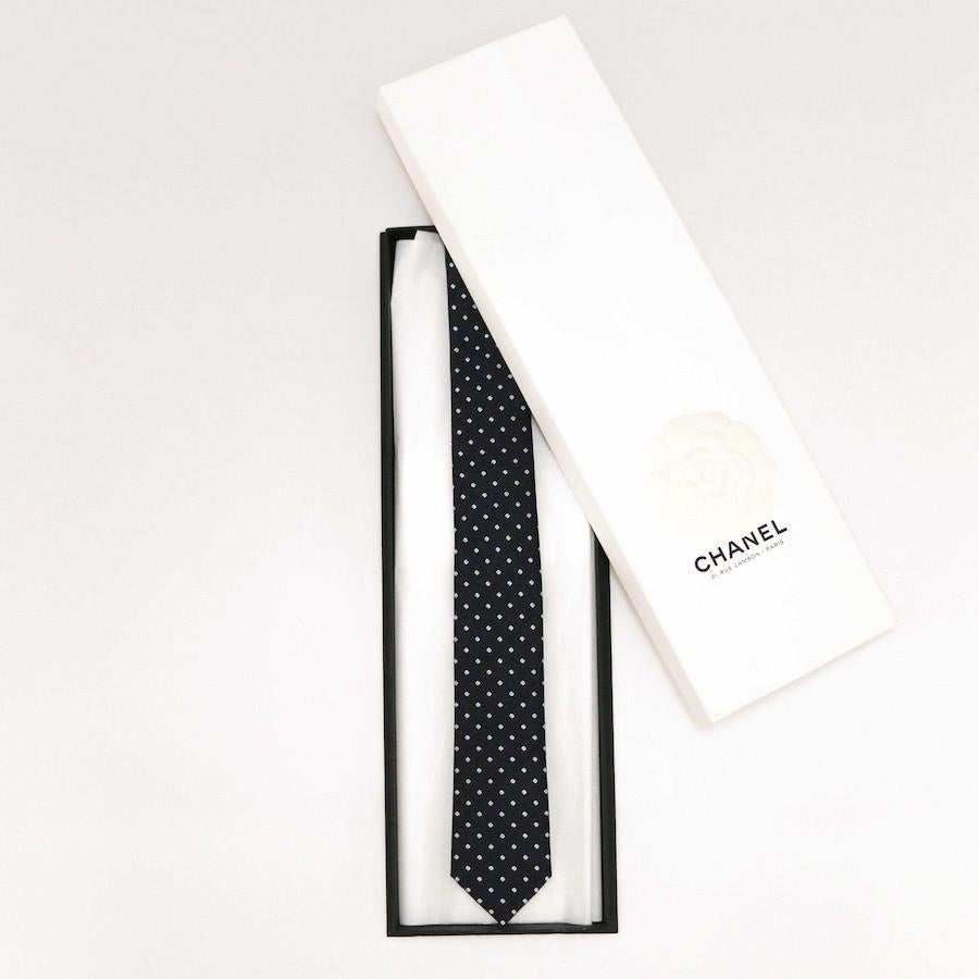Corbata de seda Chanel Negro en venta