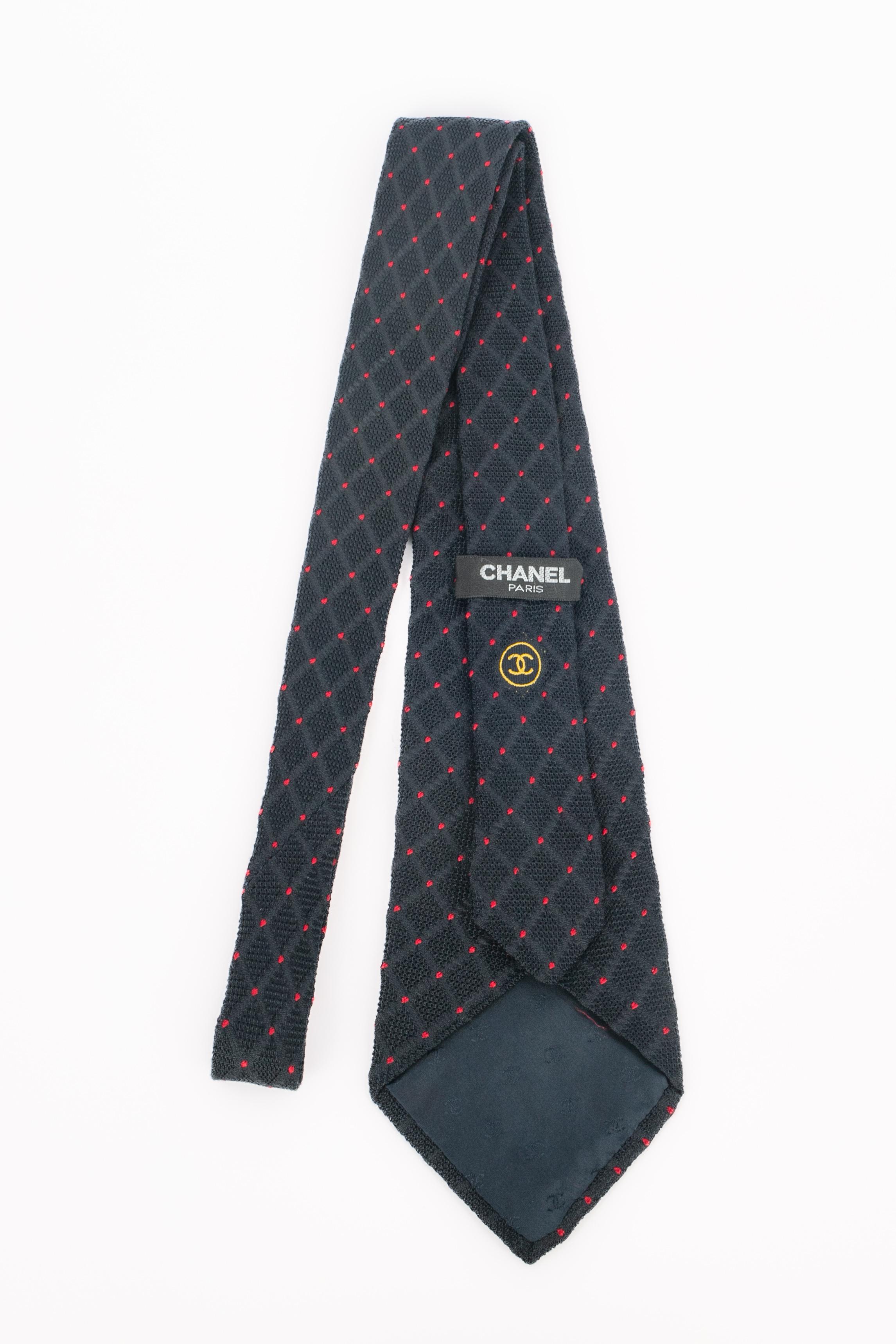 Chanel silk tie In Excellent Condition For Sale In SAINT-OUEN-SUR-SEINE, FR