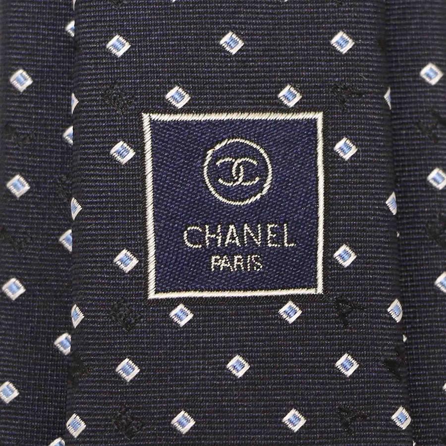Corbata de seda Chanel en Excelente estado para la venta en Paris, FR