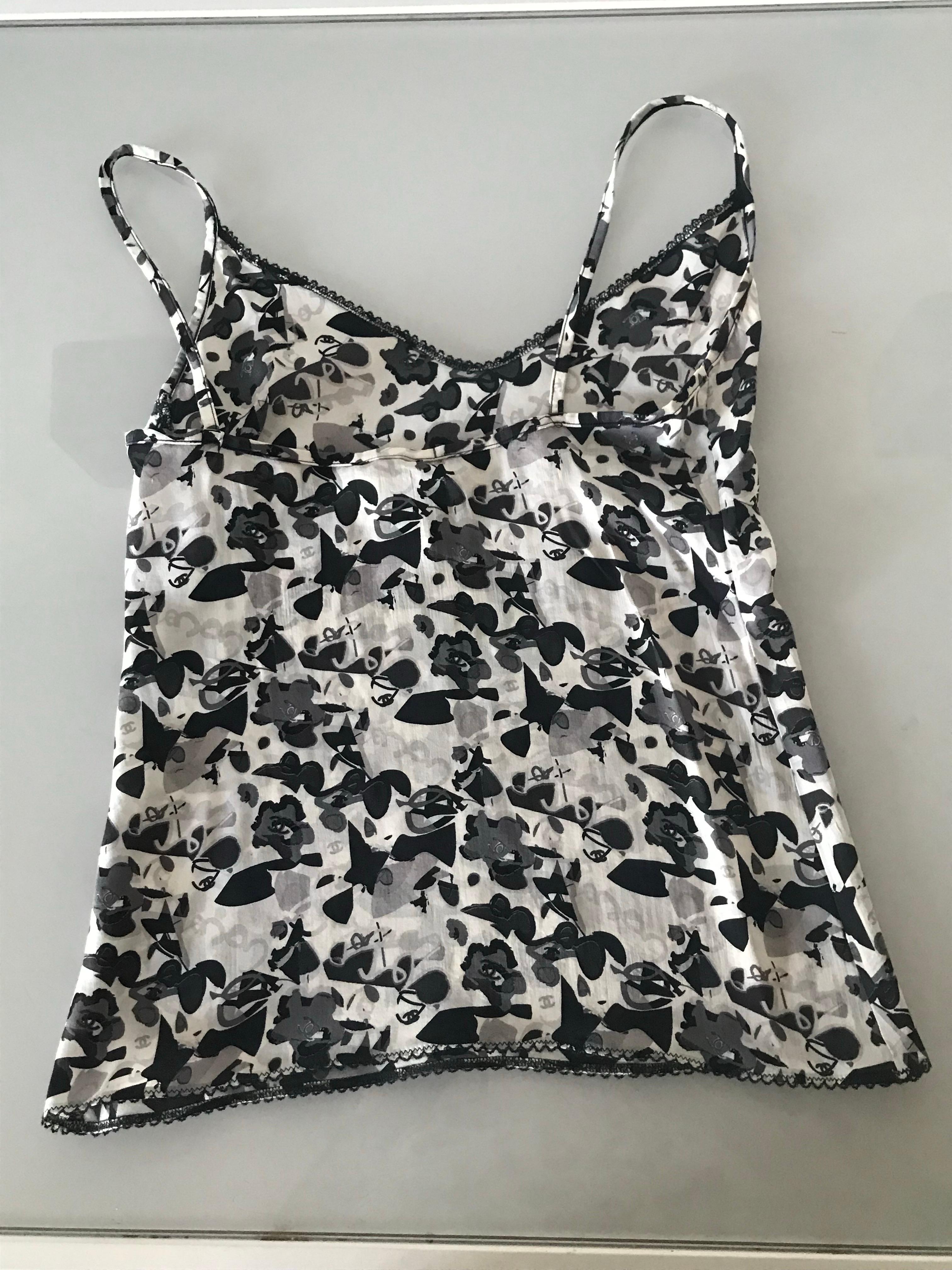 CHANEL Collection de hauts en soie 2005 été en vente 1