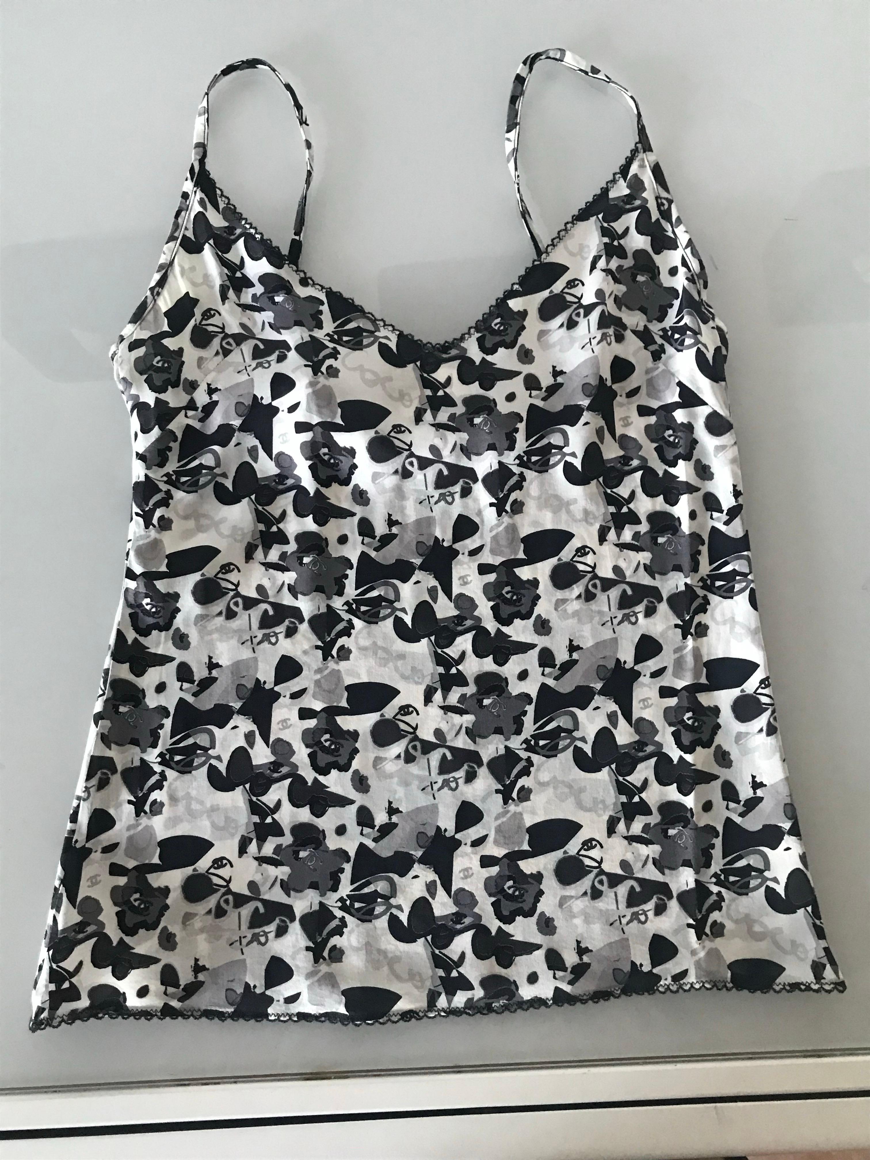 CHANEL Collection de hauts en soie 2005 été en vente