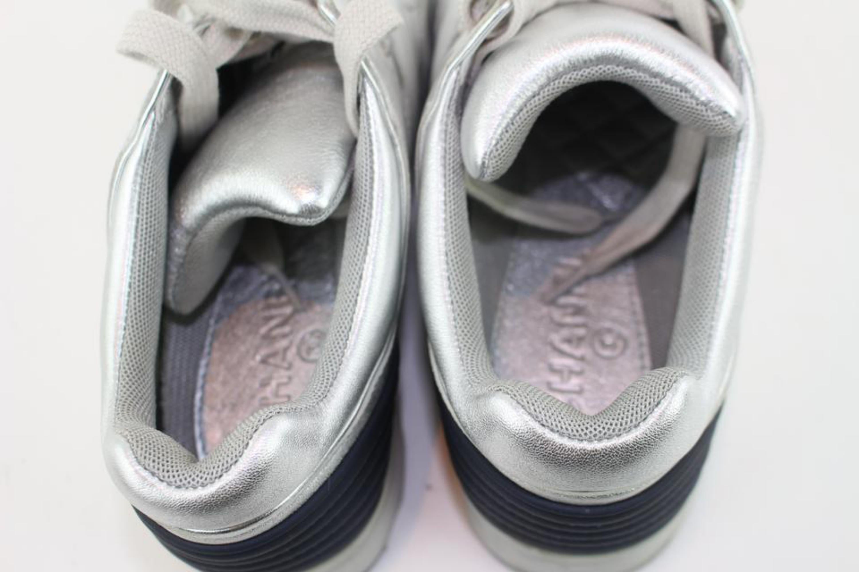 Chanel Silver 16s Metallic Bicolor Trainer 1cz1005 Sneakers For Sale 3