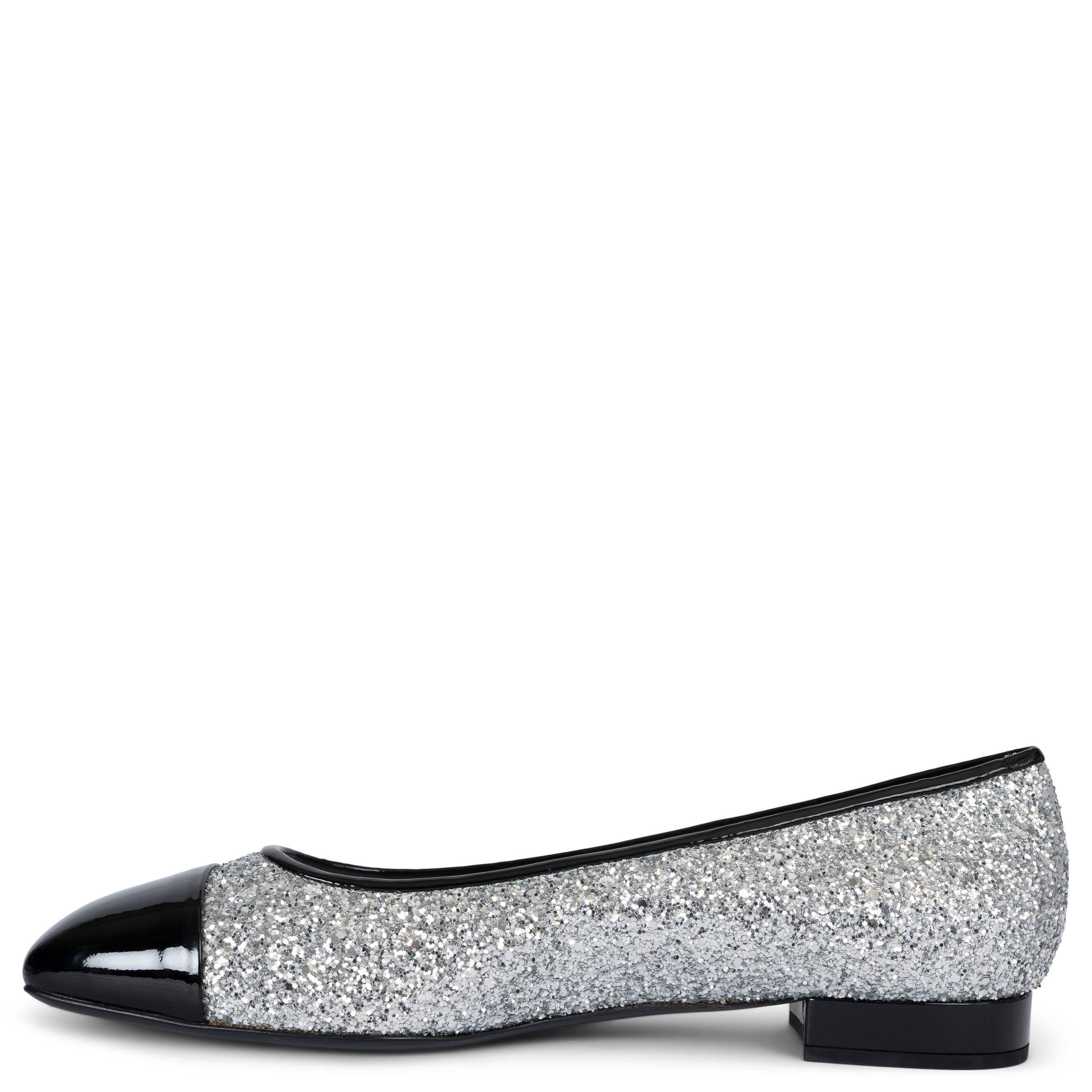 Argento Chanel argento 17K MILKY WAY GLITTER & PATENT Ballerine Scarpe 41 in vendita