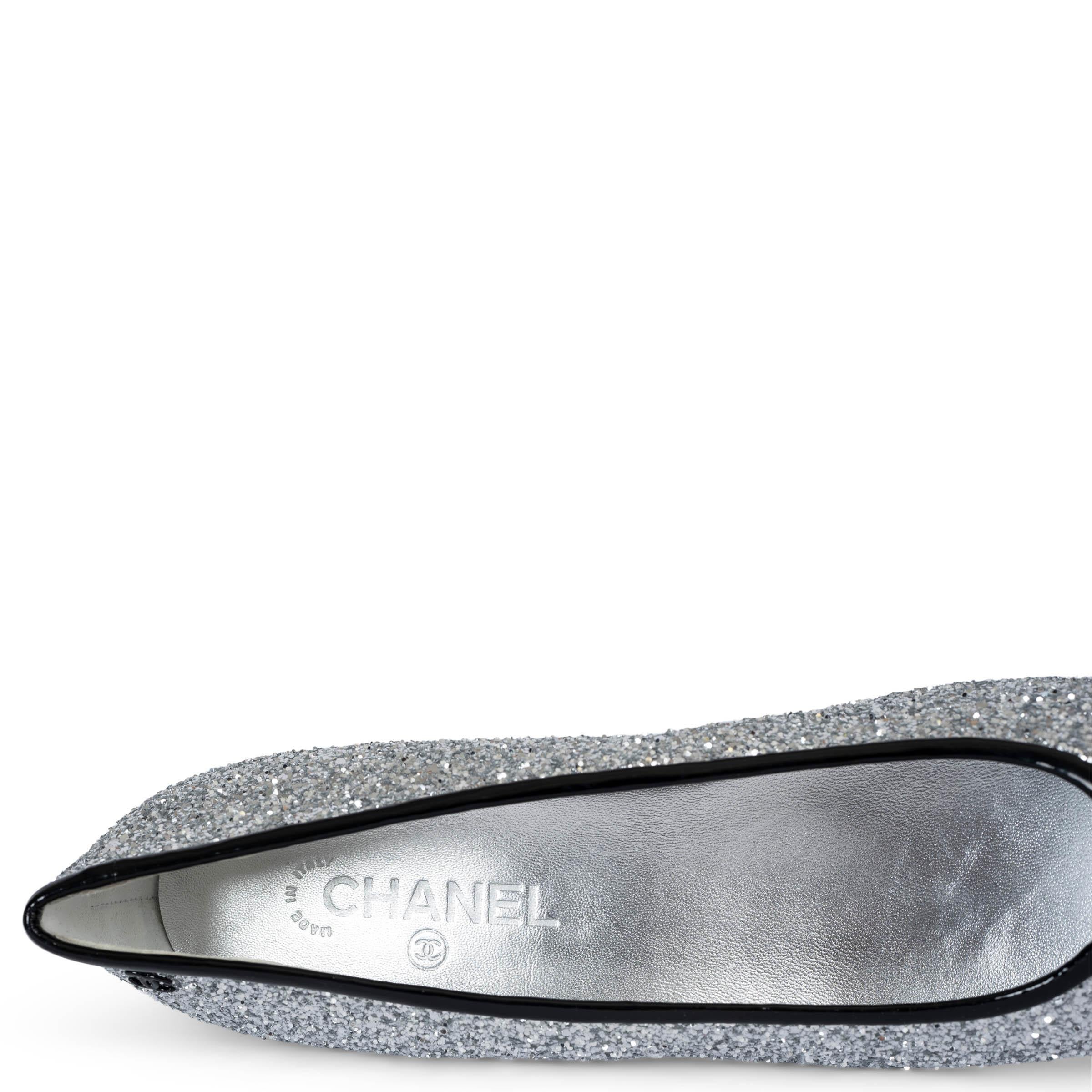 Chanel argento 17K MILKY WAY GLITTER & PATENT Ballerine Scarpe 41 in vendita 2