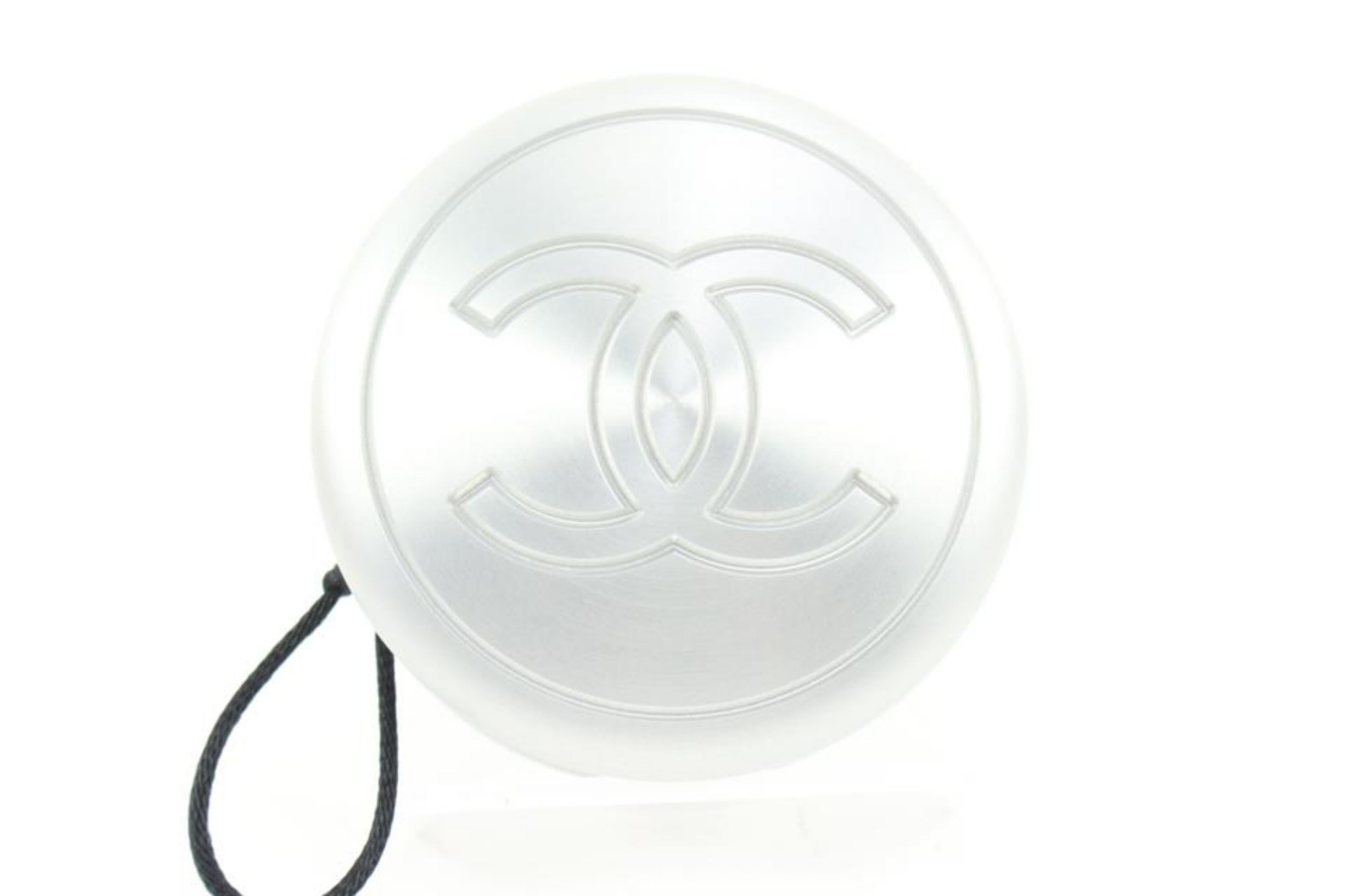 Women's or Men's Chanel Silver 2022 Ultra Rare Cc Logo Yo-yo Toy Game 31c33 For Sale
