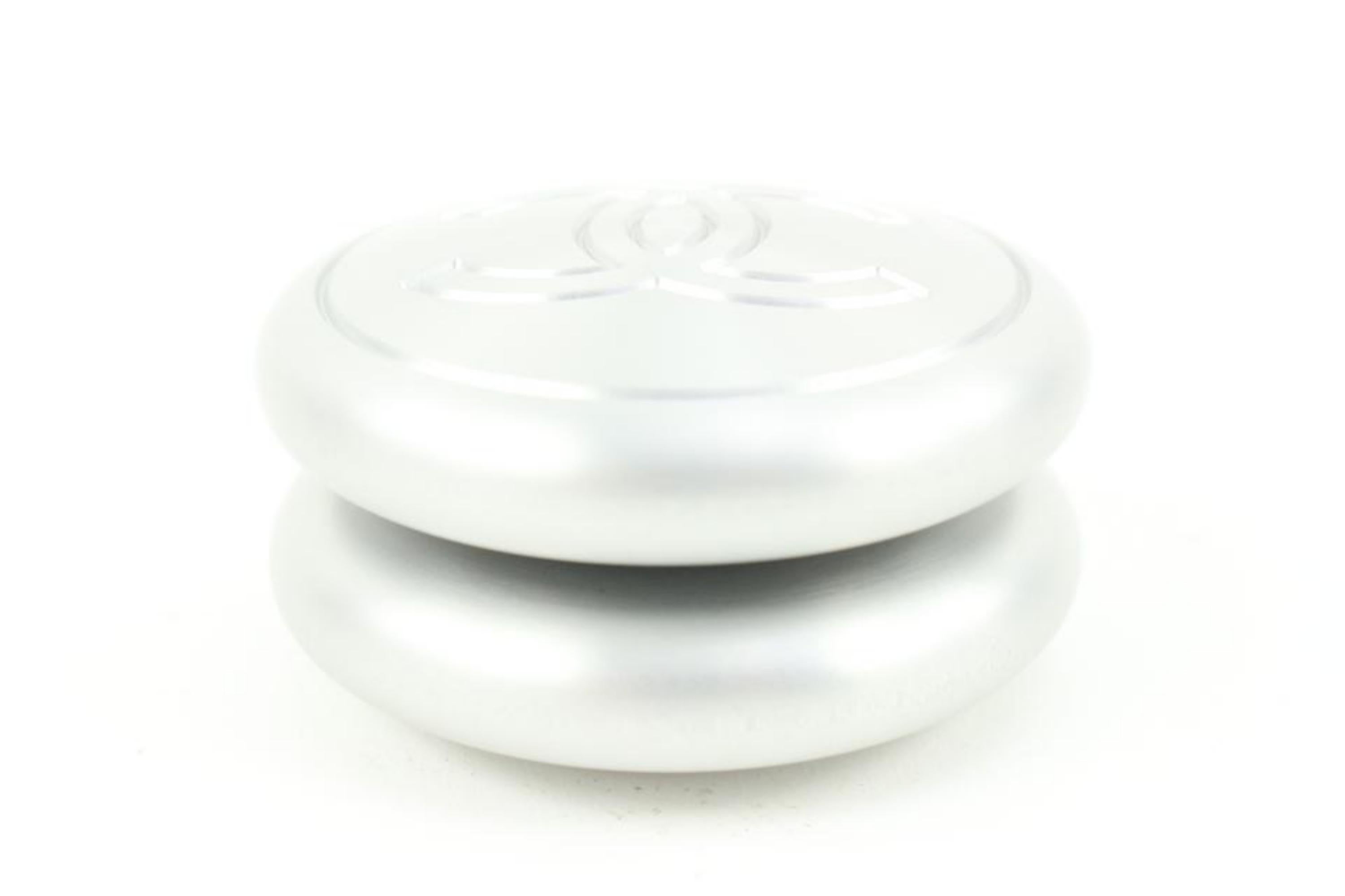 Chanel Silber 2022 Ultra Rare Cc Logo Yo-yo Spielzeug Spiel 31c33 im Angebot 5