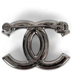 CHANEL silver 21A CHATEAU DES DAMES PEARL & STRASS Brooch