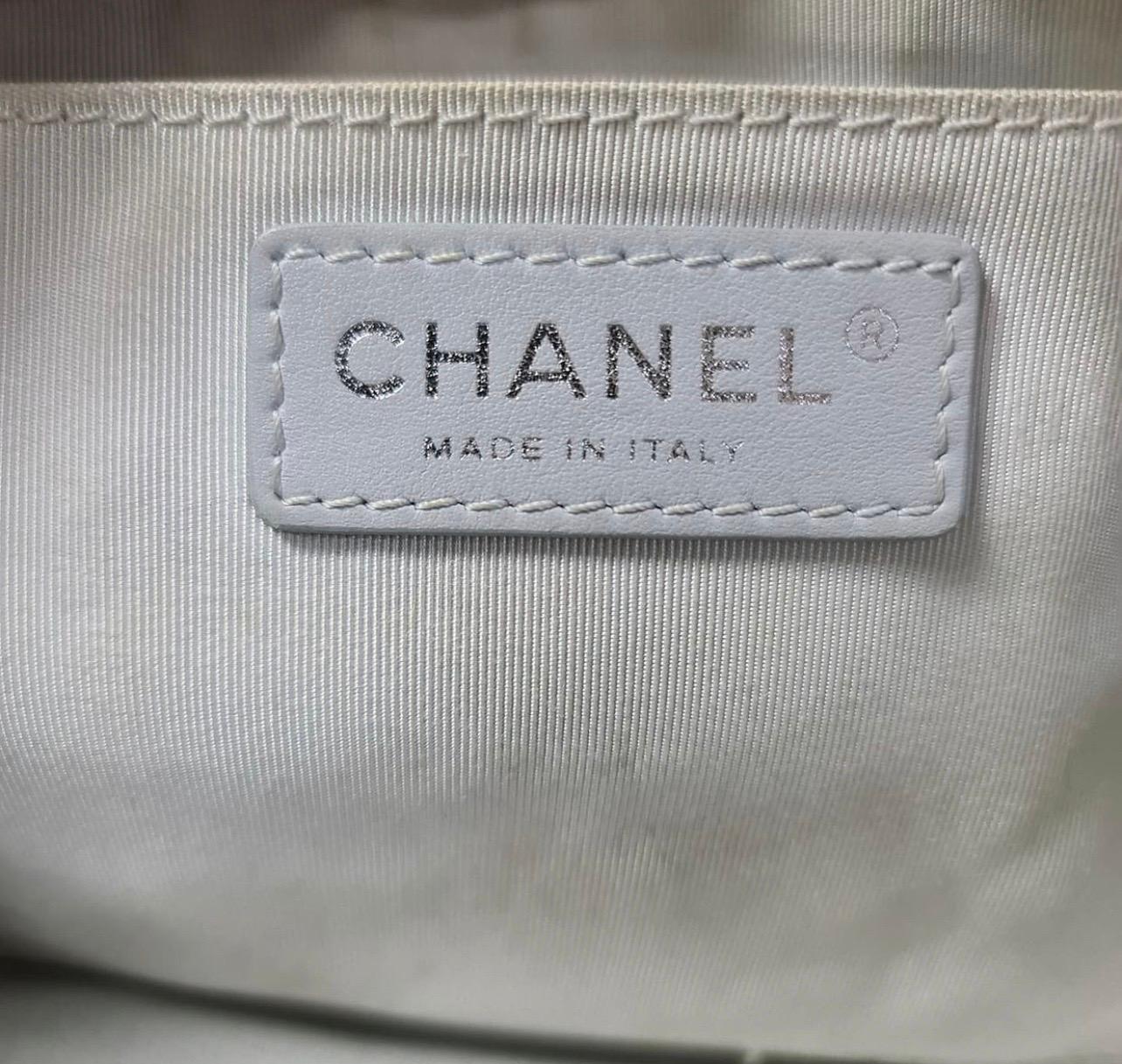 Chanel Silver Banane Quilted Leather Waist Bag In Good Condition In Krakow, PL