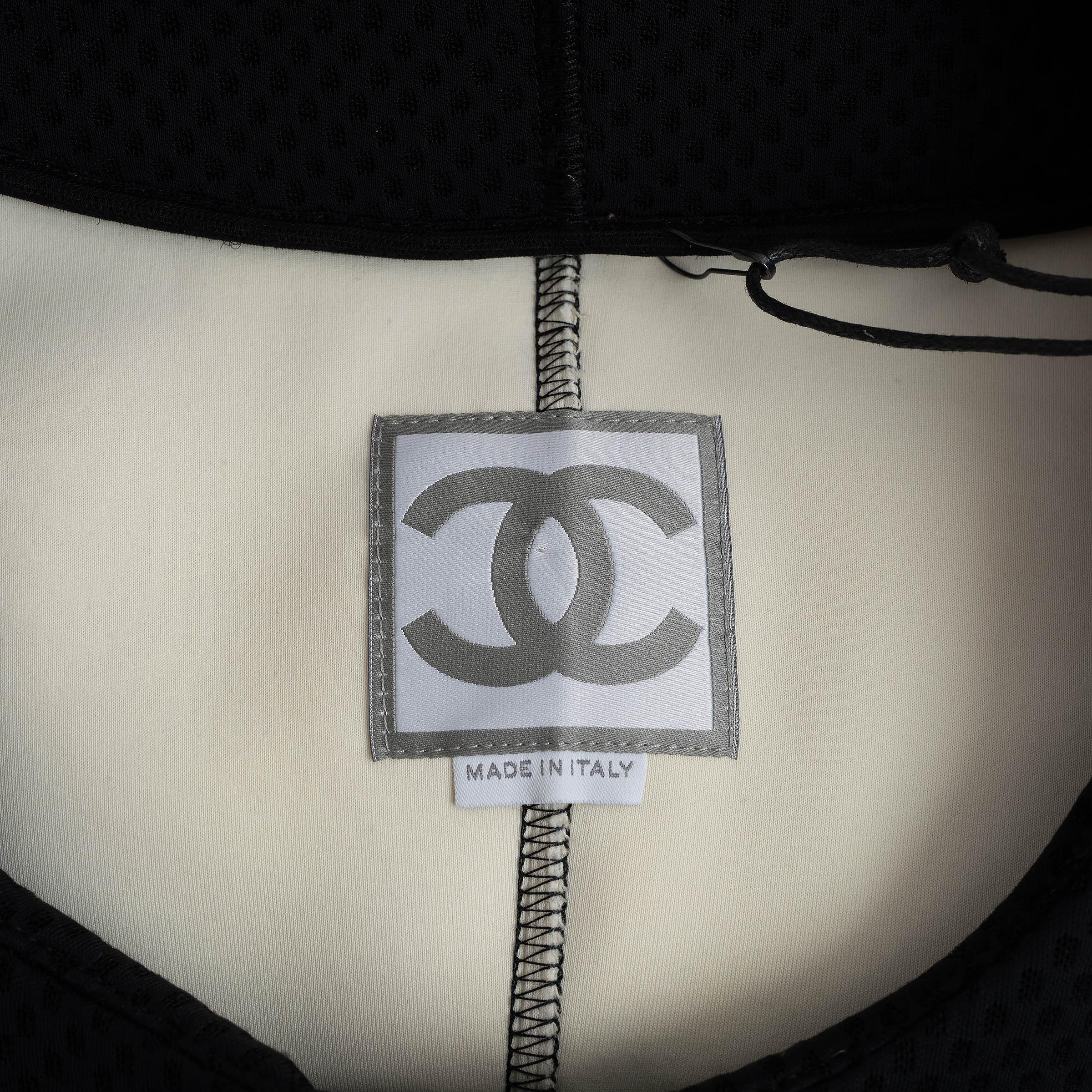 Chanel argento e nero 07P CROPPED MESH Giacca 36 XS in vendita 2